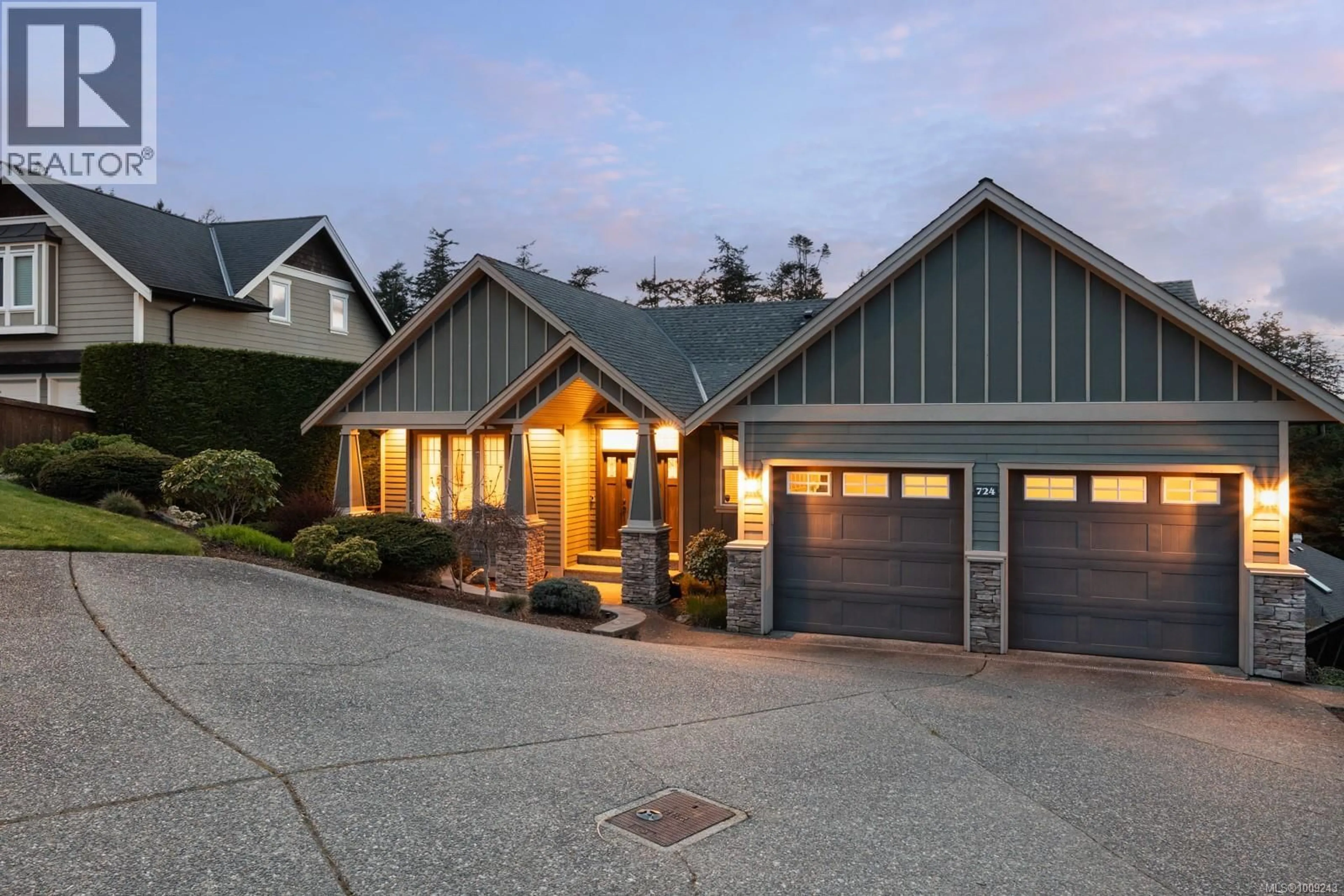 Unknown for 724 BOSSI PLACE, Saanich British Columbia V8Y0A1