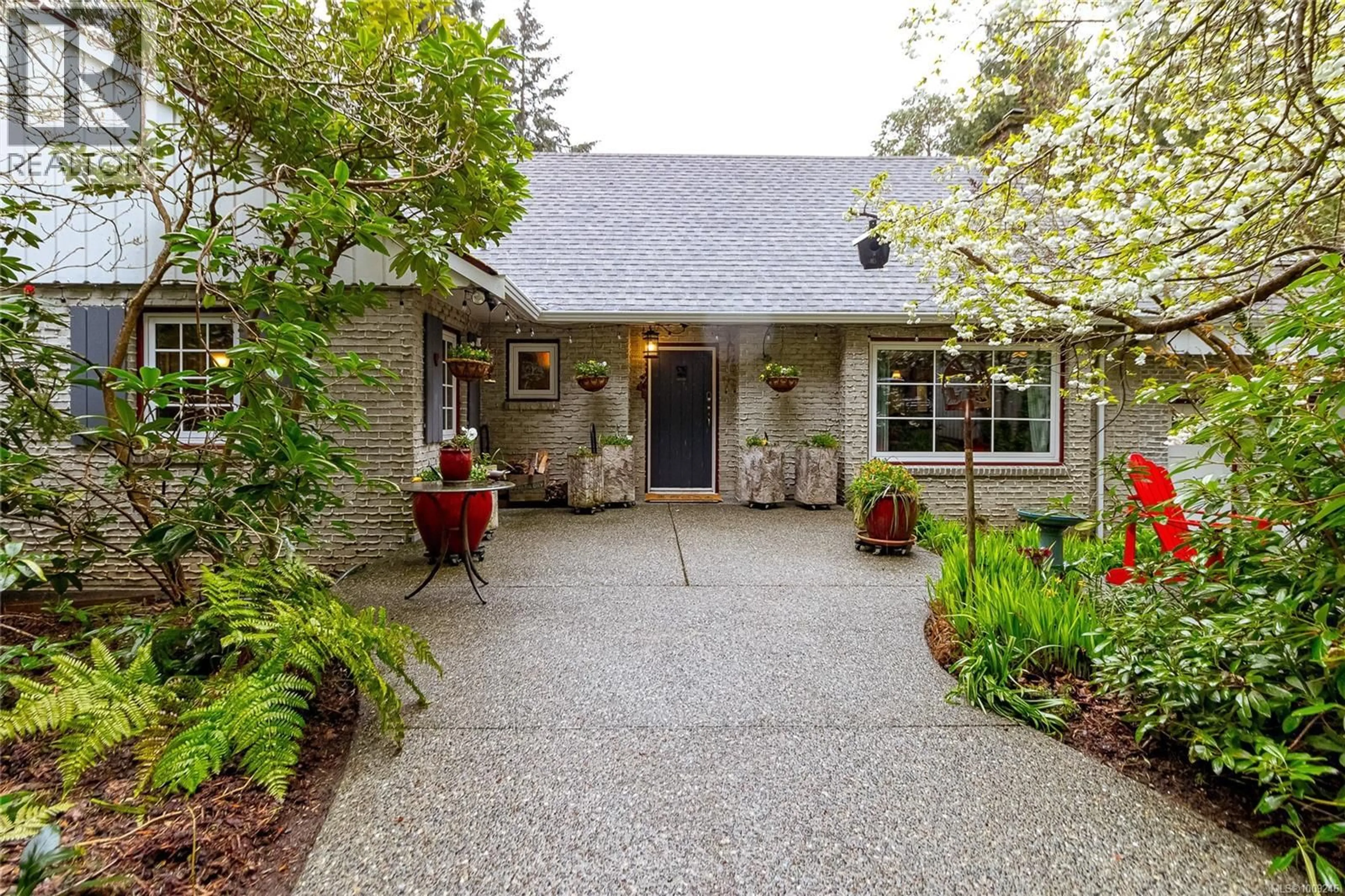 Unknown for 5182 SANTA CLARA AVENUE, Saanich British Columbia V8Y1W4