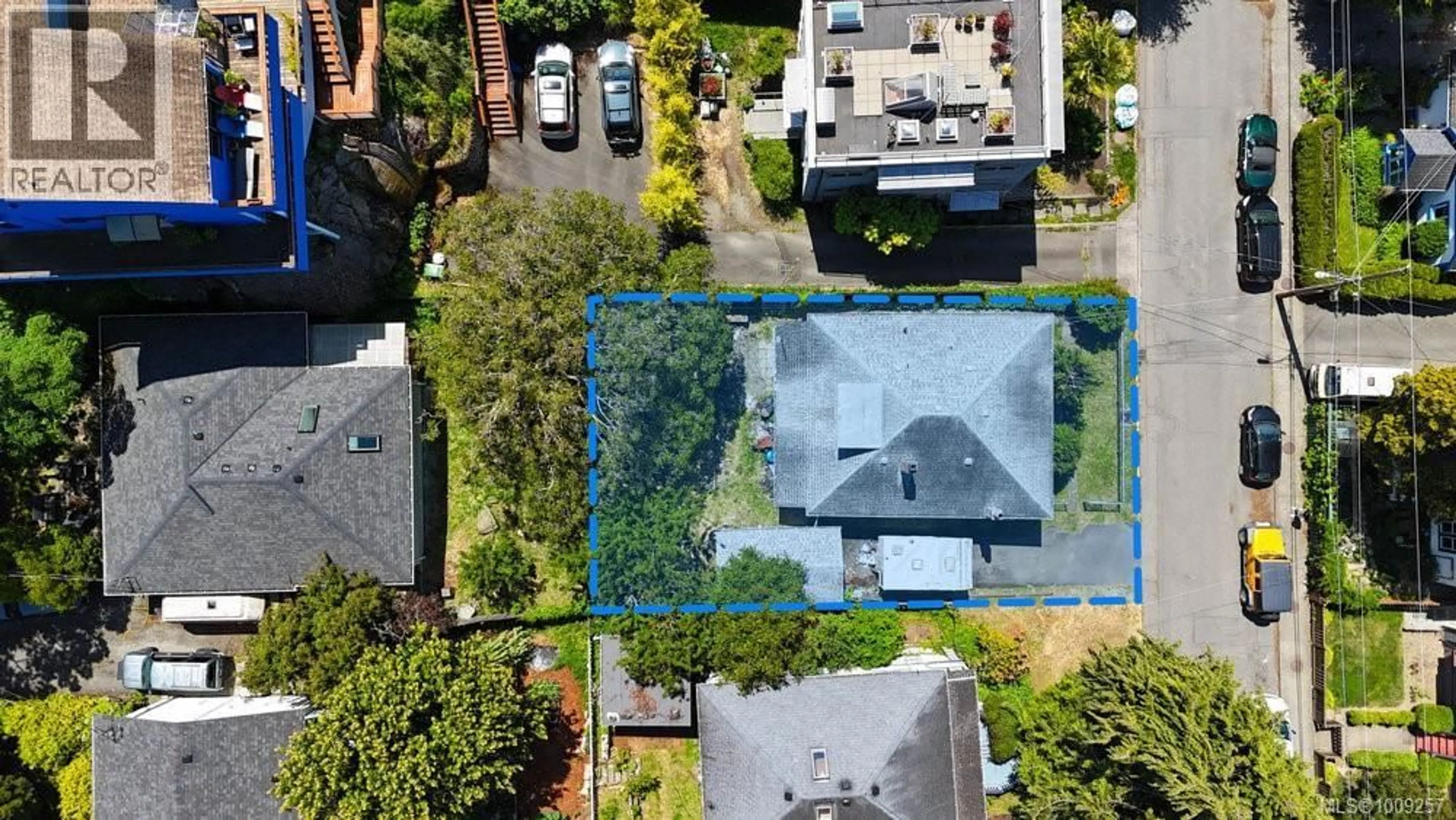 A pic from outside/outdoor area/front of a property/back of a property/a pic from drone, street for 745 FRONT STREET, Victoria British Columbia V9A3Y3
