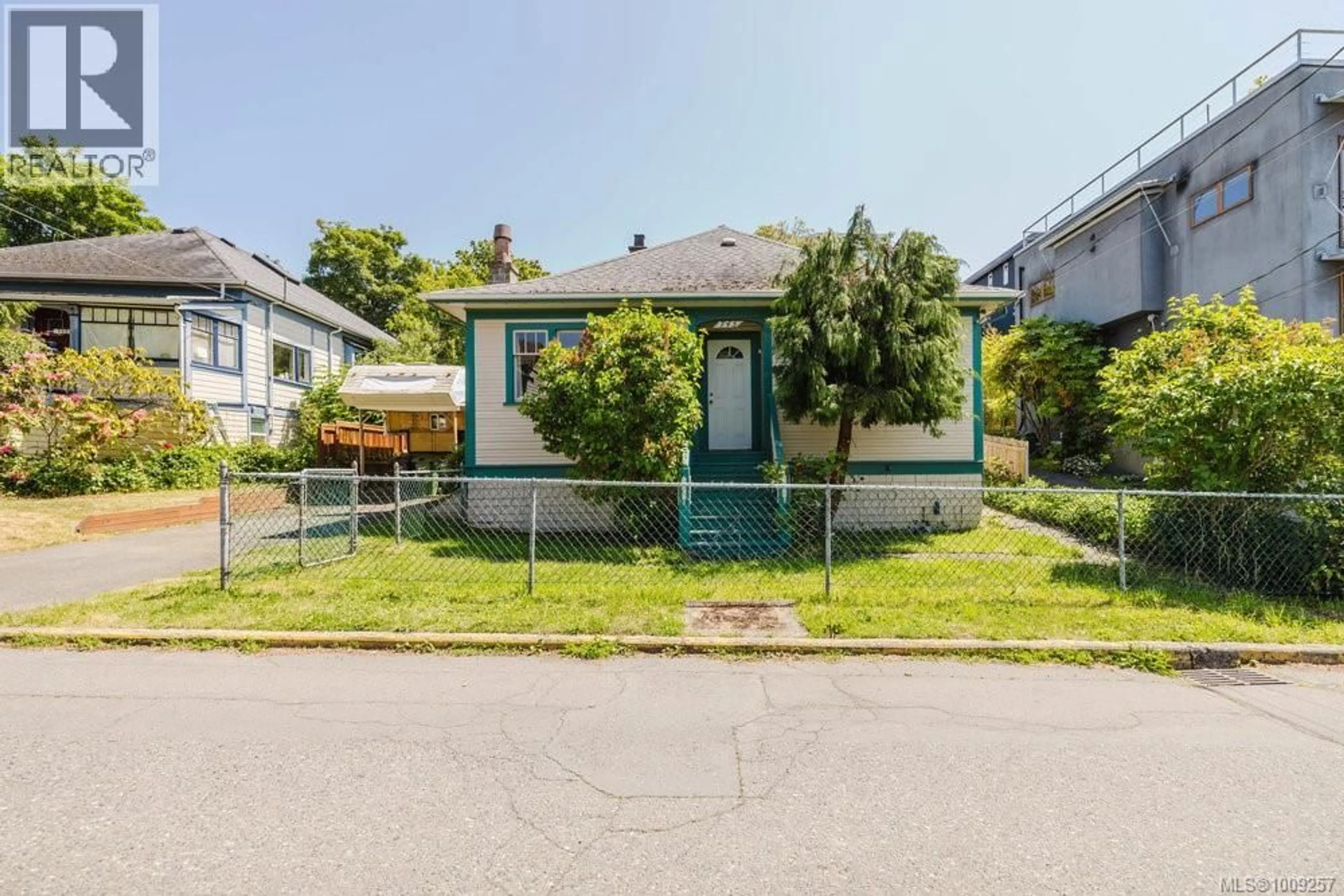 Unknown for 745 FRONT STREET, Victoria British Columbia V9A3Y3
