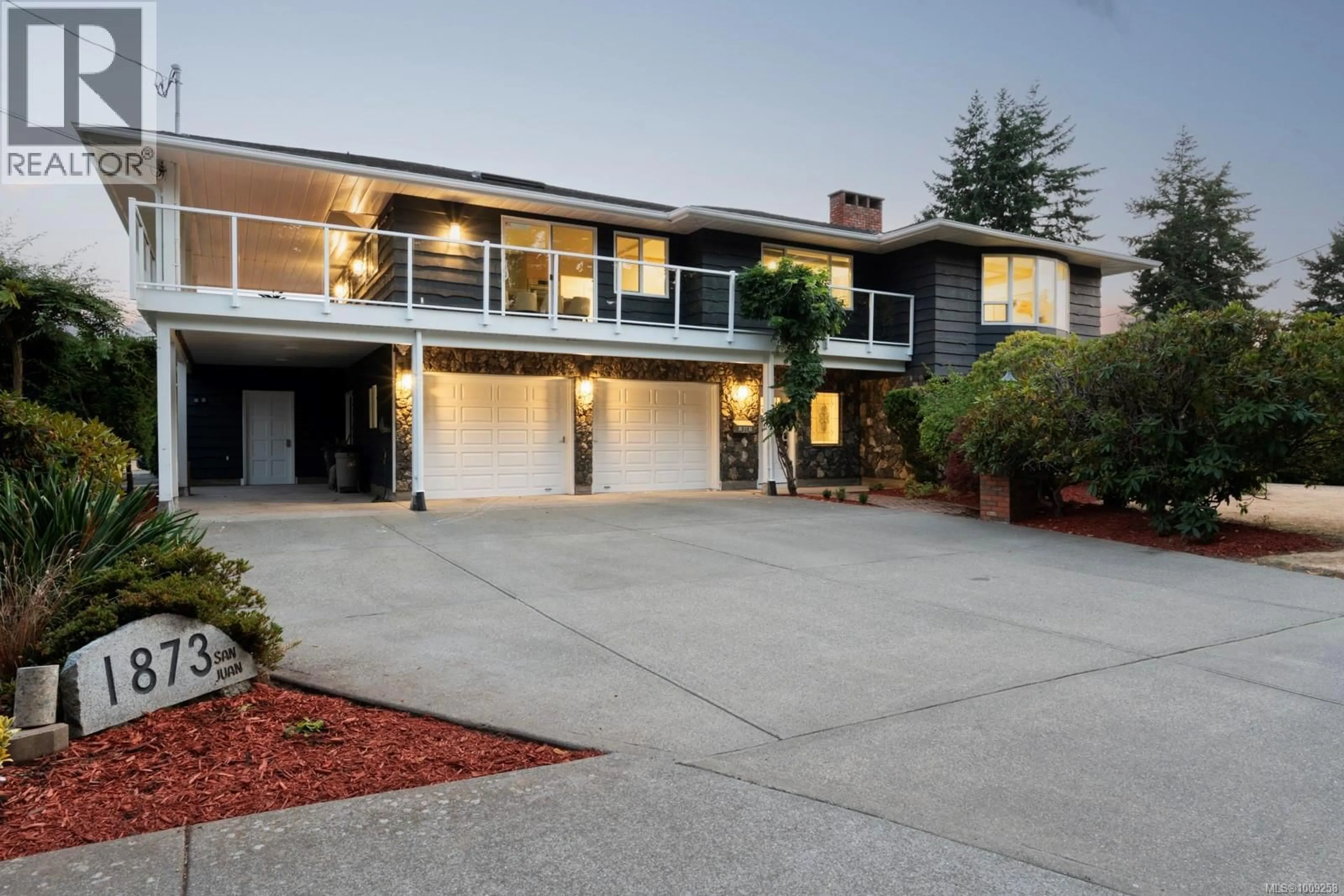 Unknown for 1873 SAN JUAN AVENUE, Saanich British Columbia V8N2J1