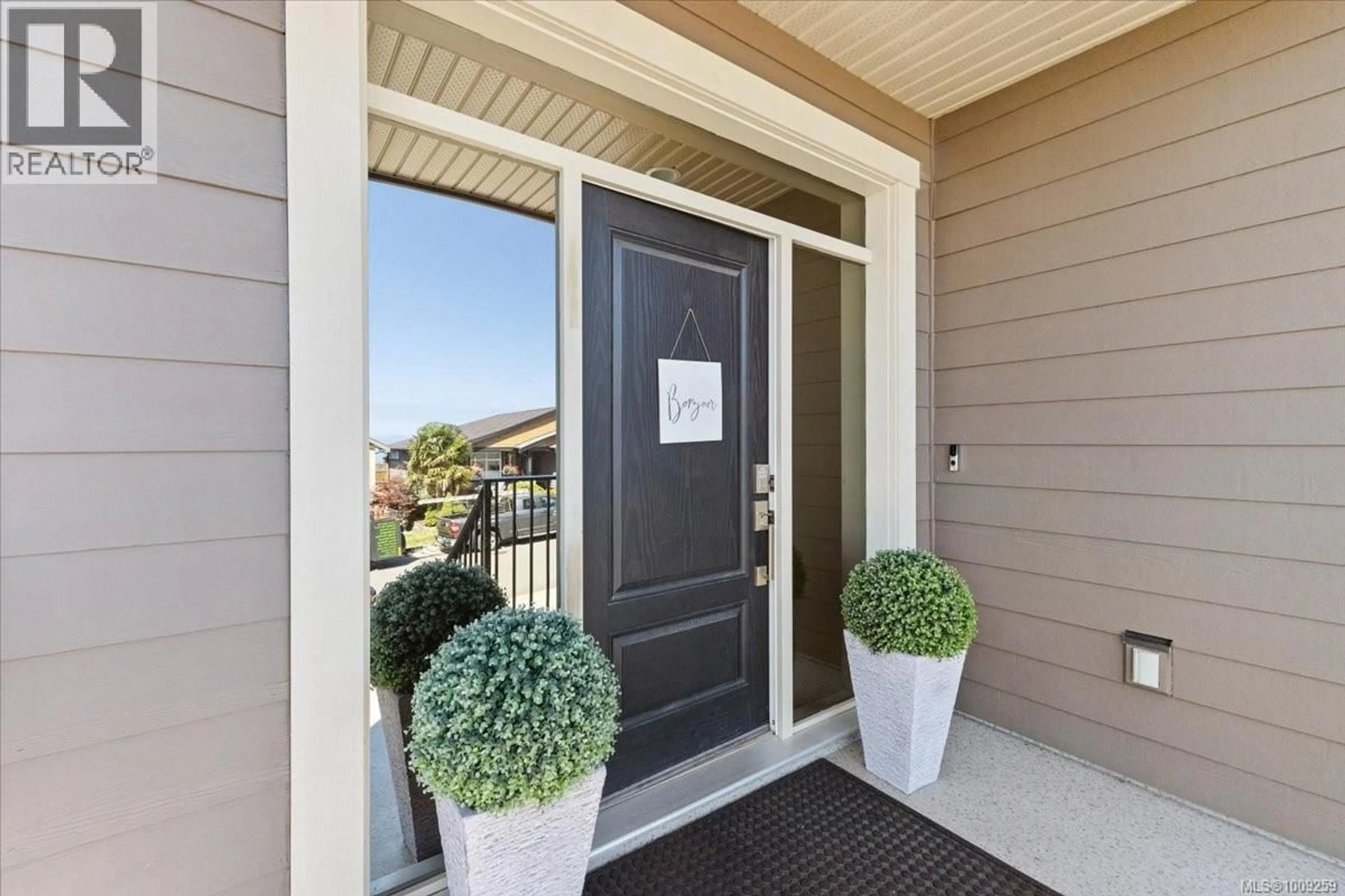 Indoor entryway for 5647 OCEANVIEW TERRACE, Nanaimo British Columbia V9V0A8
