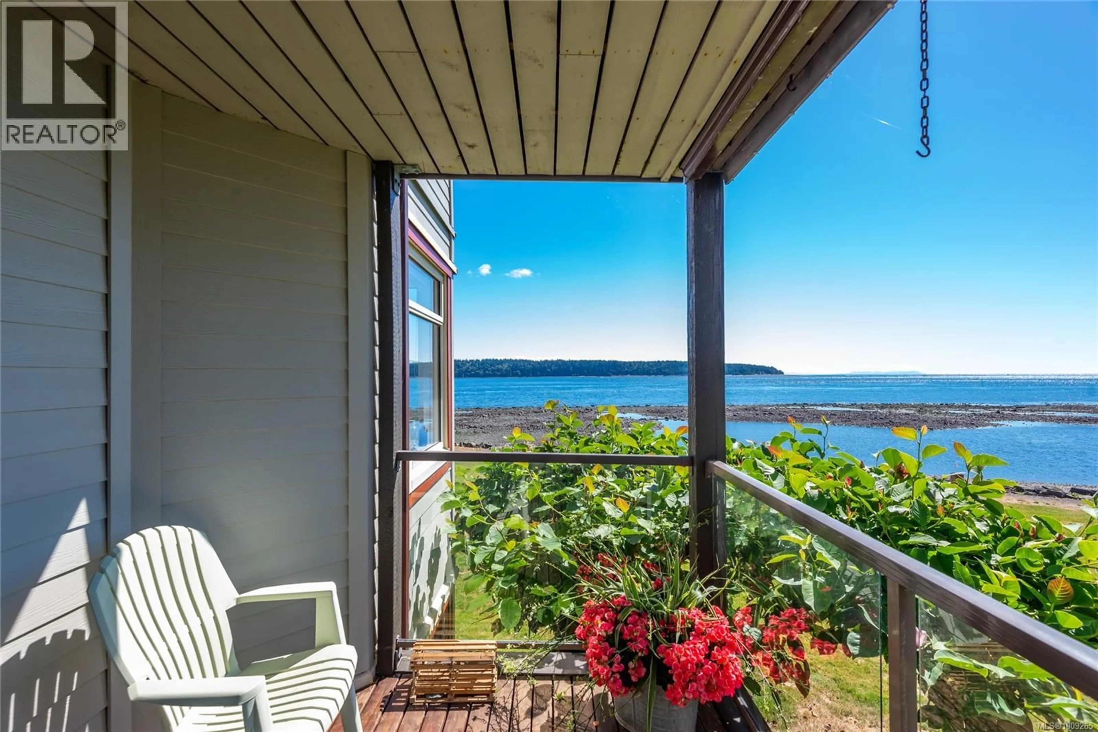 Patio, water/lake/river/ocean view for 3207 - 27 ISLAND HIGHWAY SOUTH, Campbell River British Columbia V9W1A2