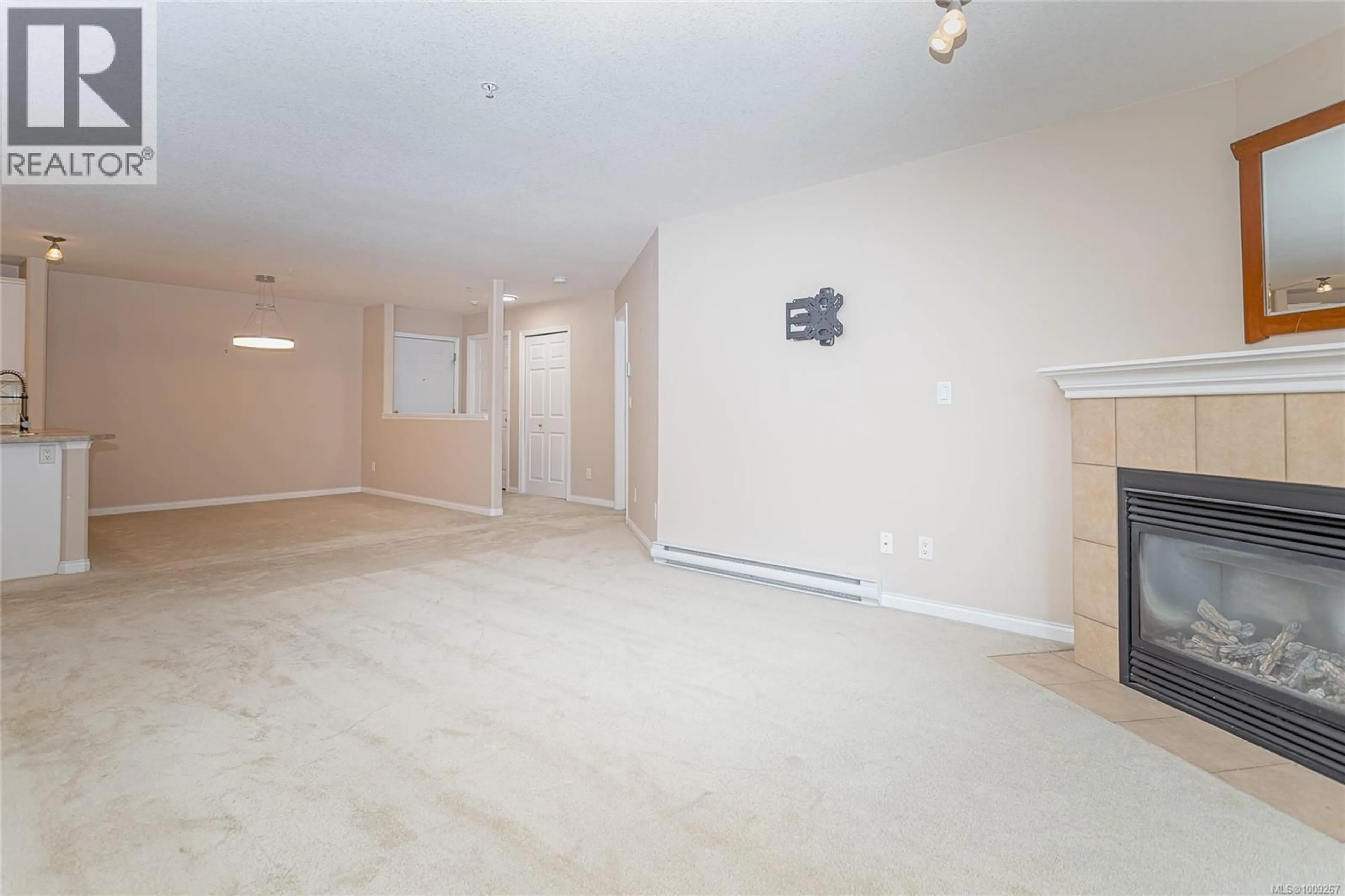 A pic of a room for 107 - 1633 DUFFERIN CRESCENT, Nanaimo British Columbia V9S5T4