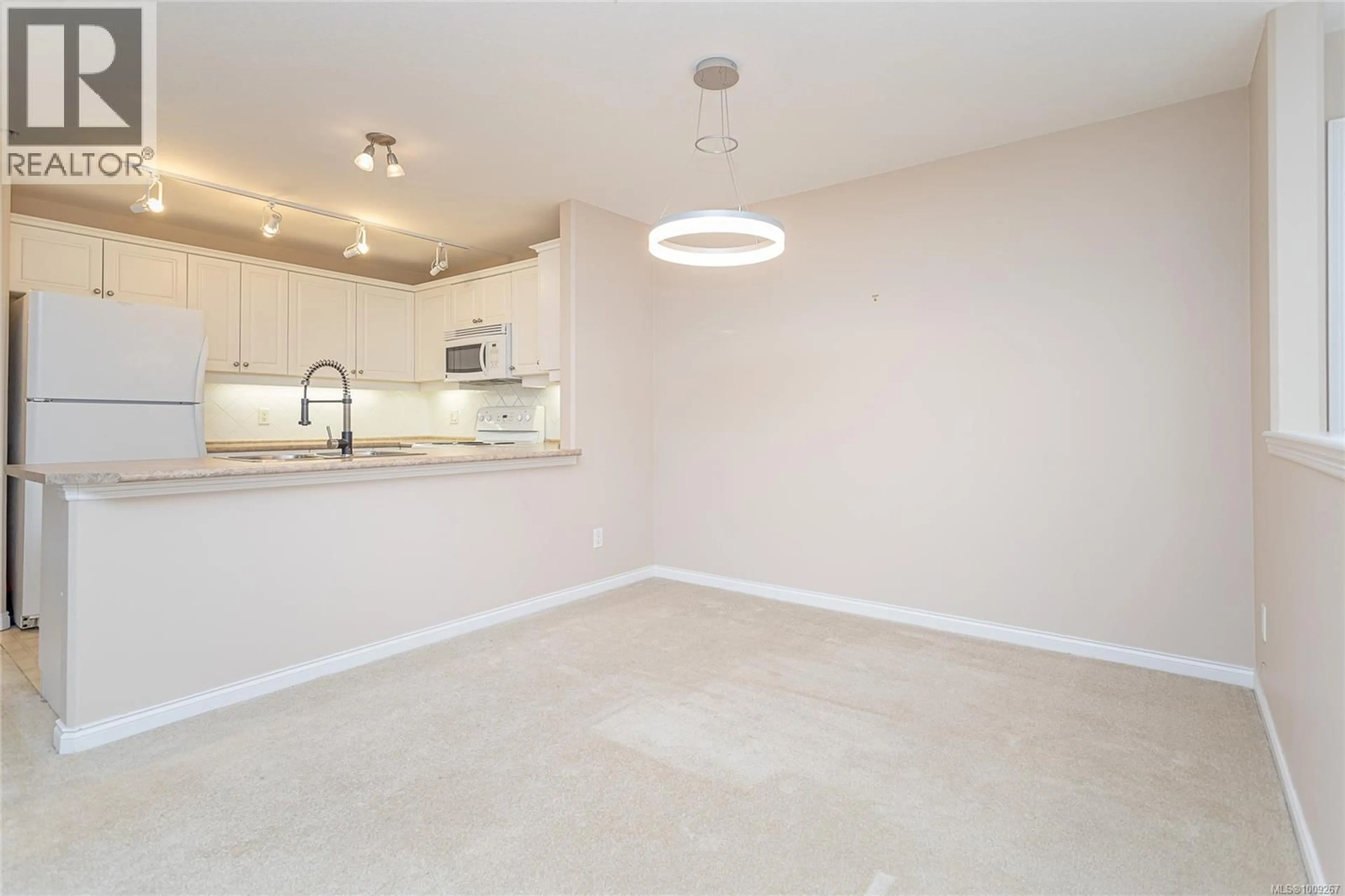 Unknown for 107 - 1633 DUFFERIN CRESCENT, Nanaimo British Columbia V9S5T4