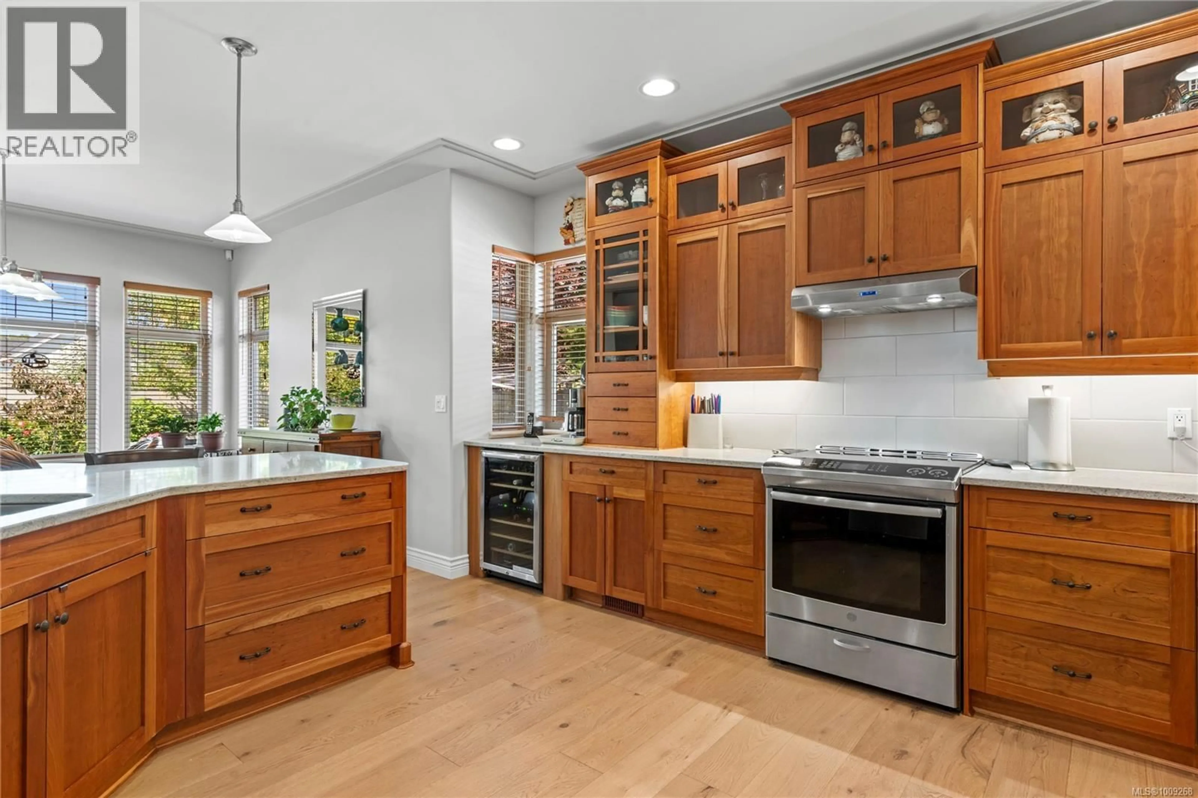 Open concept kitchen, unknown for 619 CHINOOK AVENUE, Parksville British Columbia V9P1A5