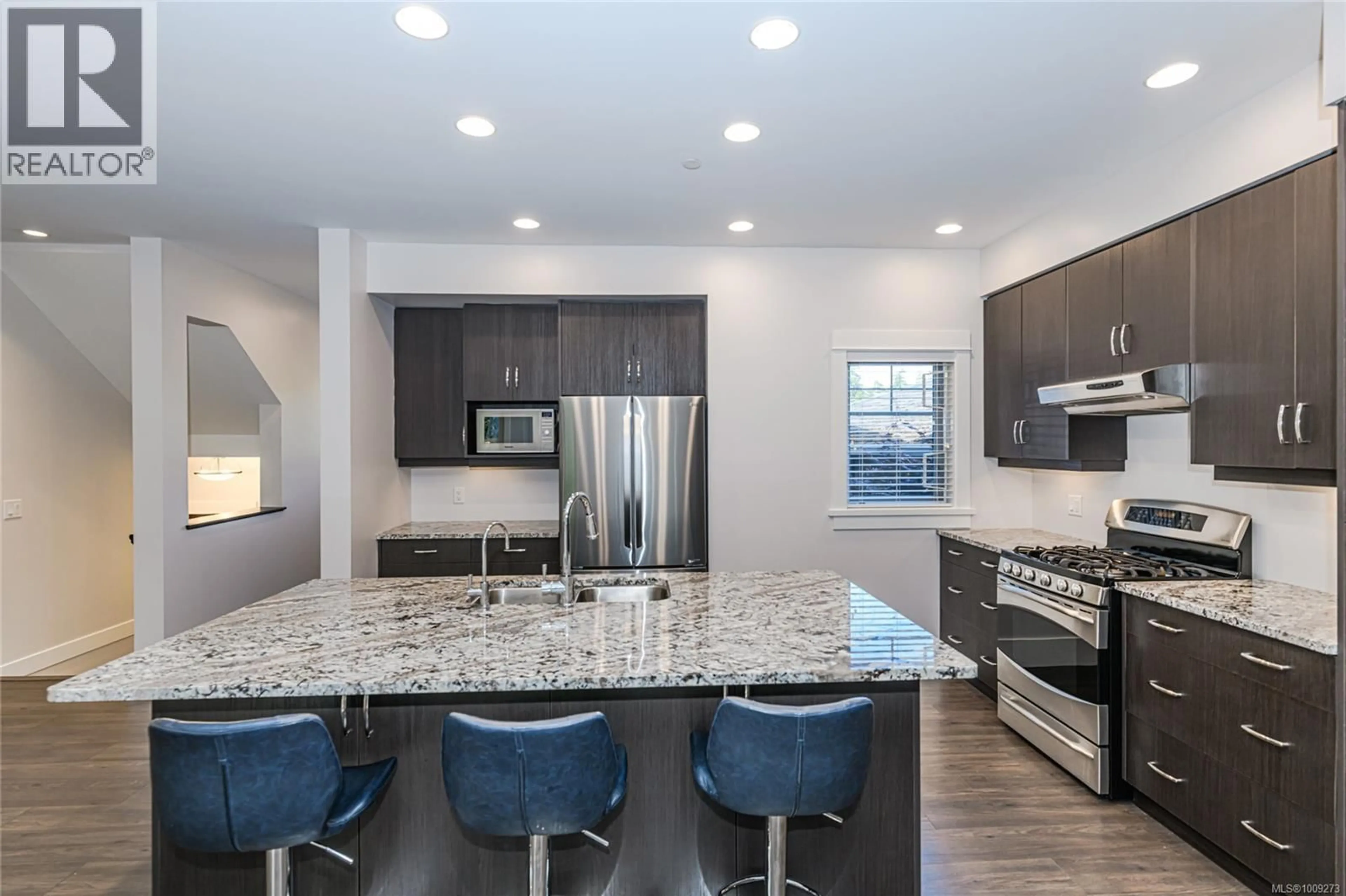Open concept kitchen, ceramic/tile floor for 2693 TRAVERSE TERRACE, Langford British Columbia V9B0N9