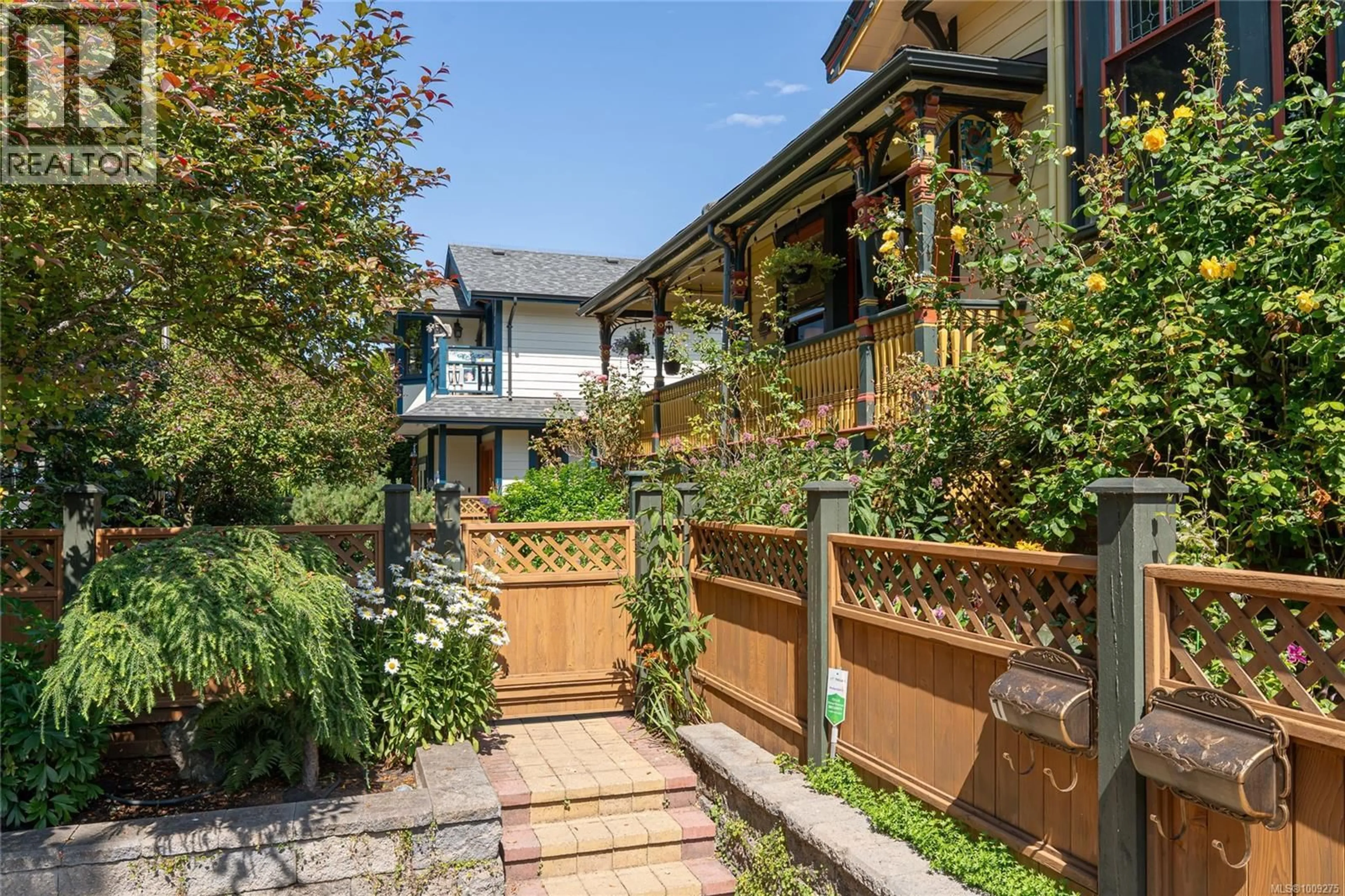 Patio, street for 1 - 224 SUPERIOR STREET, Victoria British Columbia V8V1T3