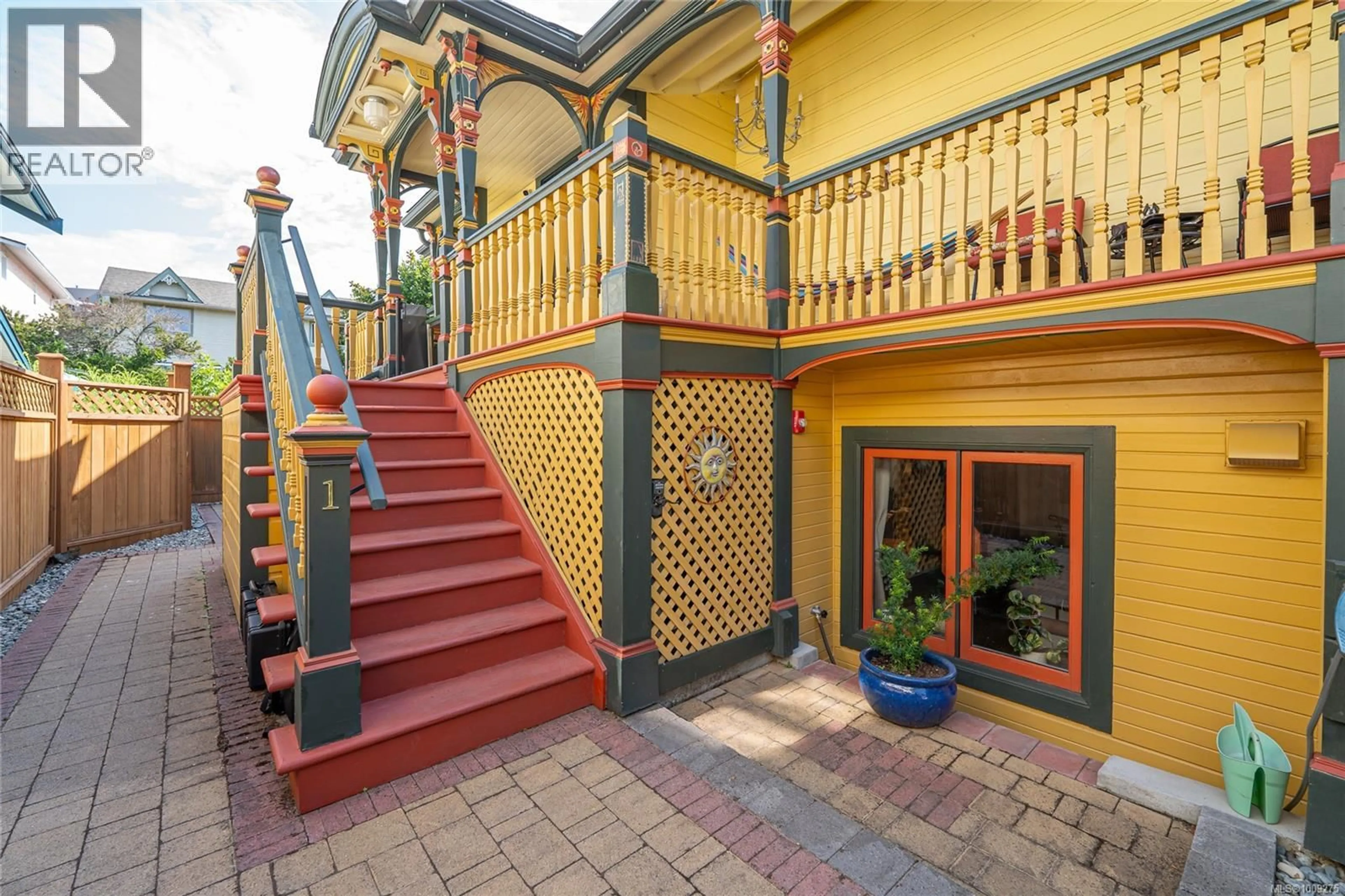 Patio, street for 1 - 224 SUPERIOR STREET, Victoria British Columbia V8V1T3