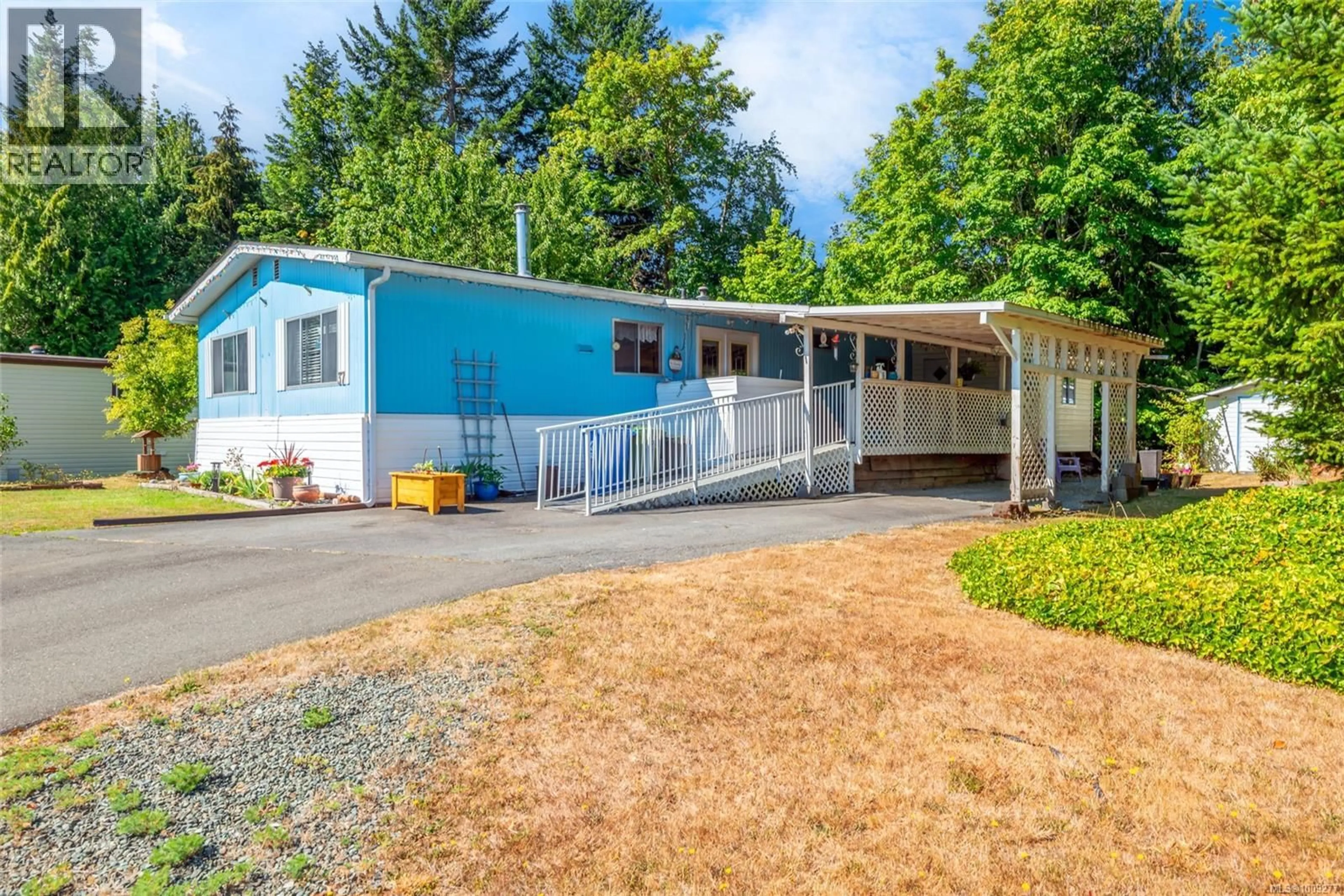 Home with vinyl exterior material, street for 37 - 5558 BEAVER CREEK ROAD, Port Alberni British Columbia V9Y8G6
