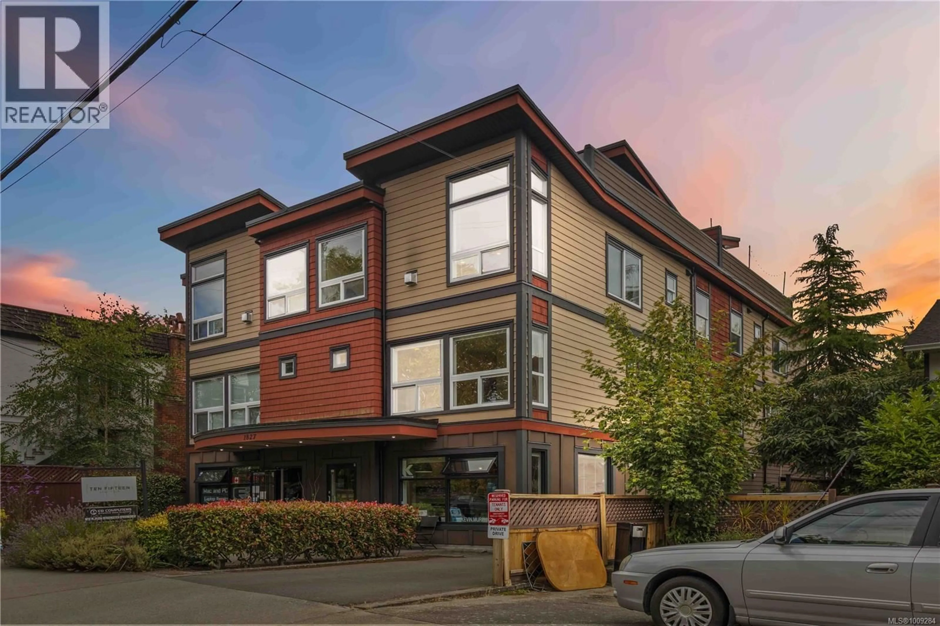 Unknown for 4 - 1827 FAIRFIELD ROAD, Victoria British Columbia V8S1G9