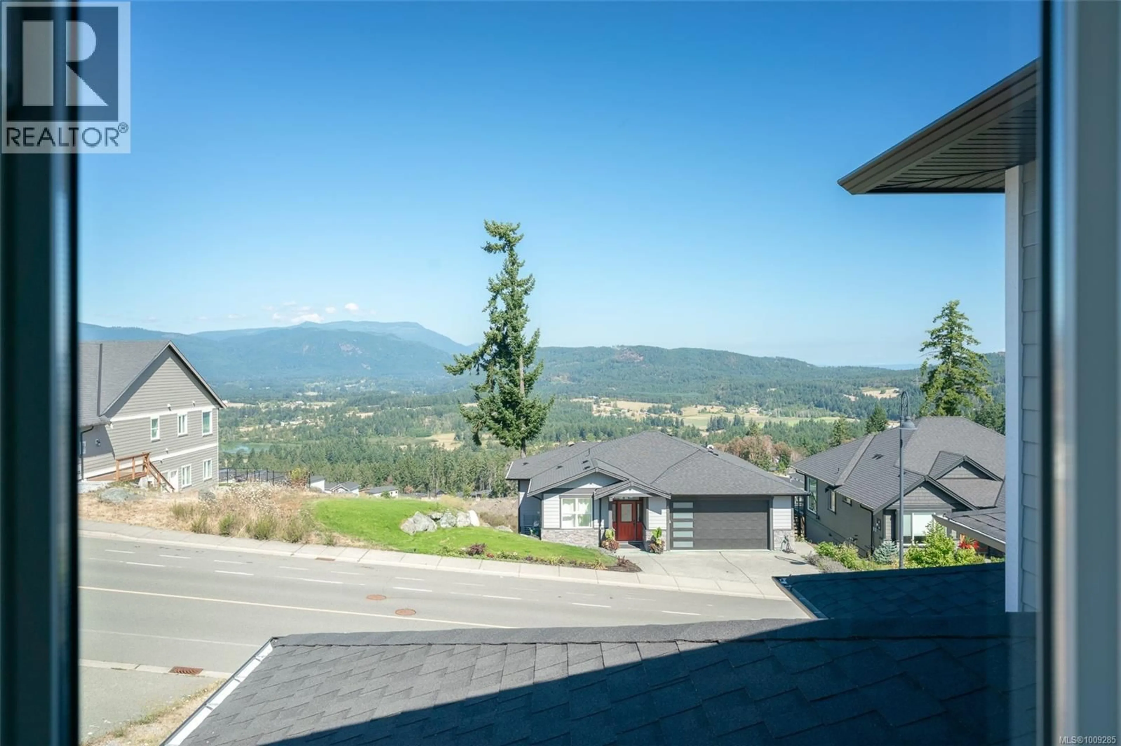 Patio, mountain view for 6291 NEVILANE DRIVE, Duncan British Columbia V9L0G1