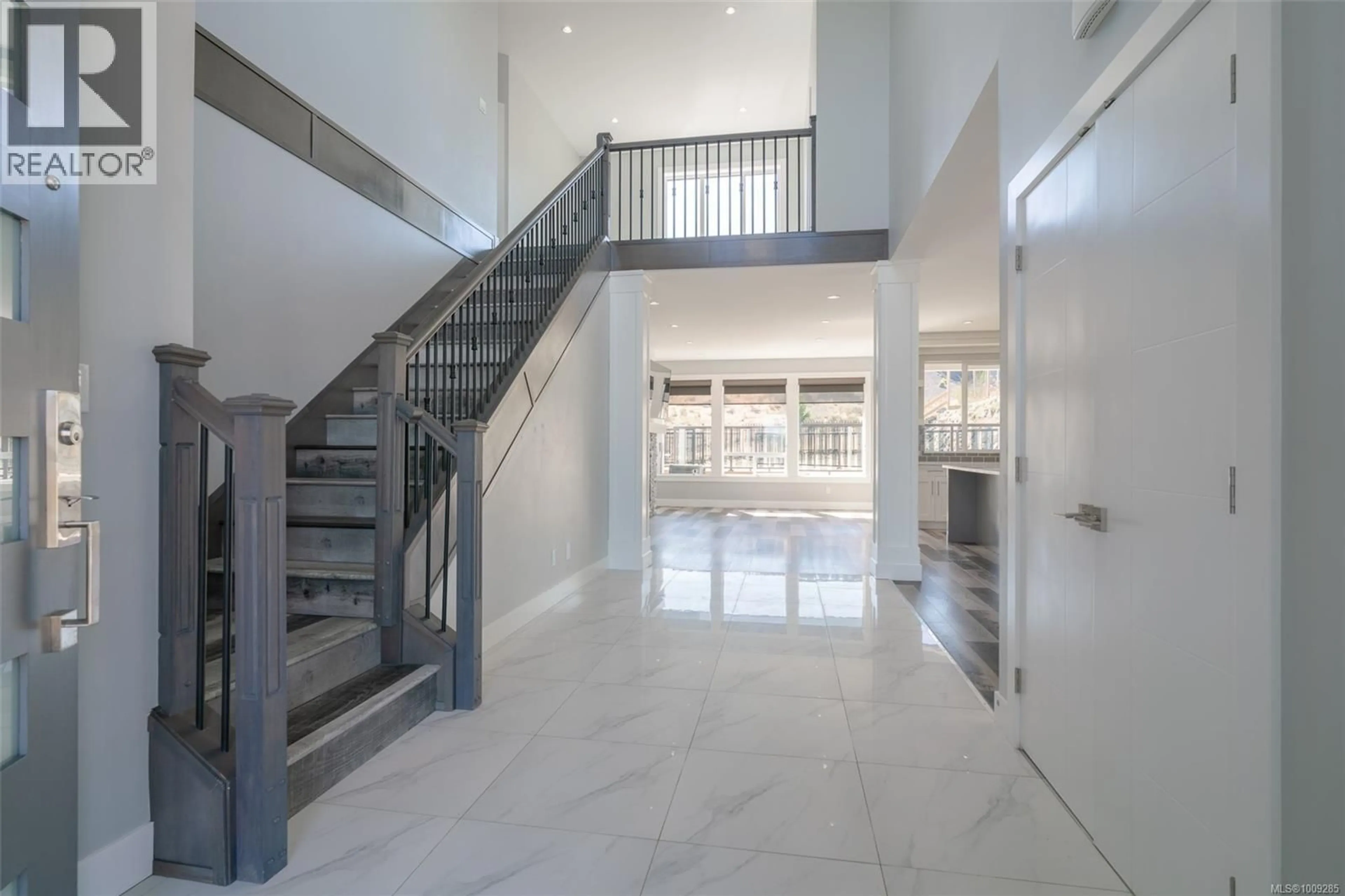 Indoor foyer for 6291 NEVILANE DRIVE, Duncan British Columbia V9L0G1