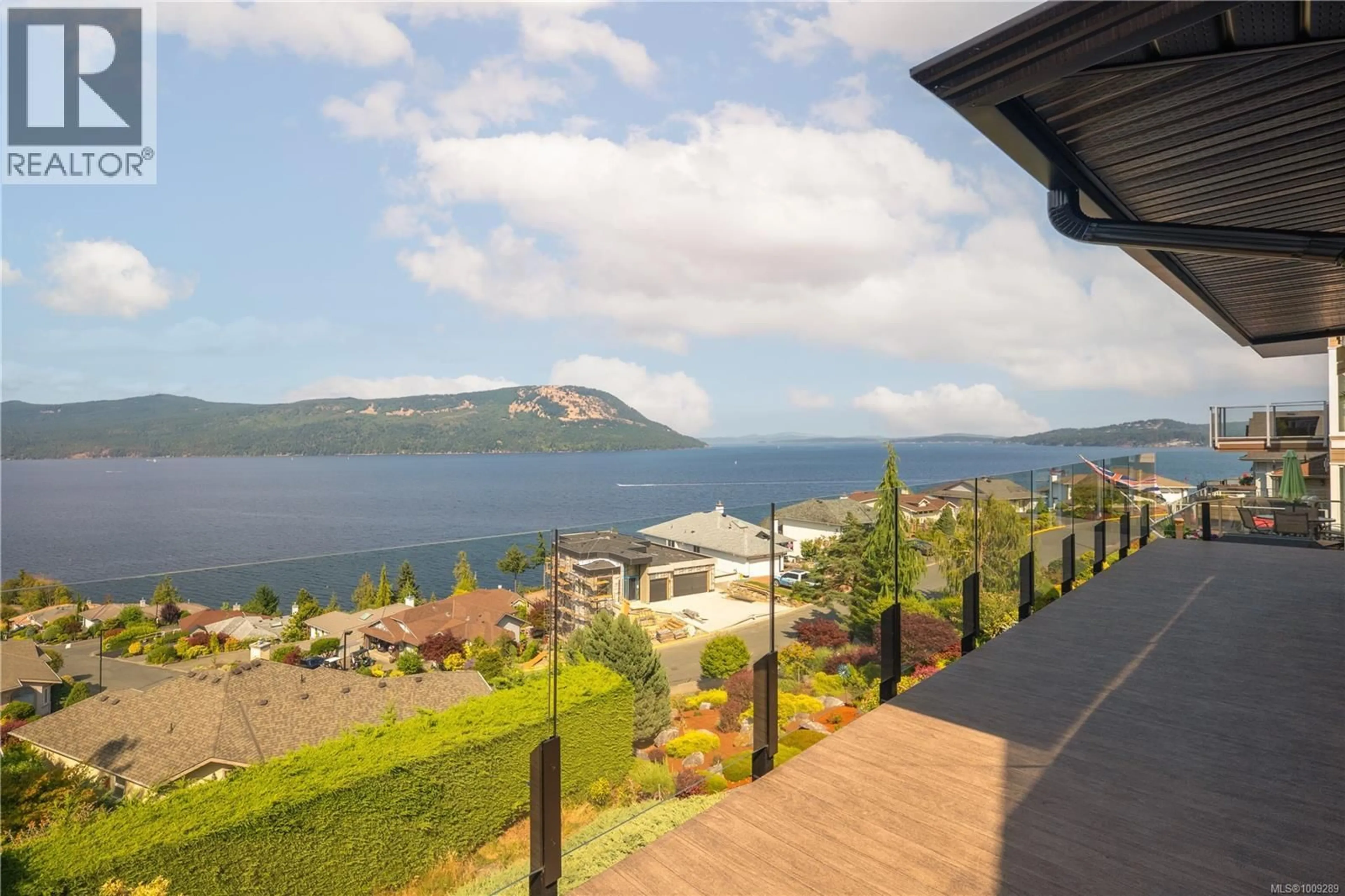 Patio, water/lake/river/ocean view for 553 MARINE VIEW, Cobble Hill British Columbia V8H0K8