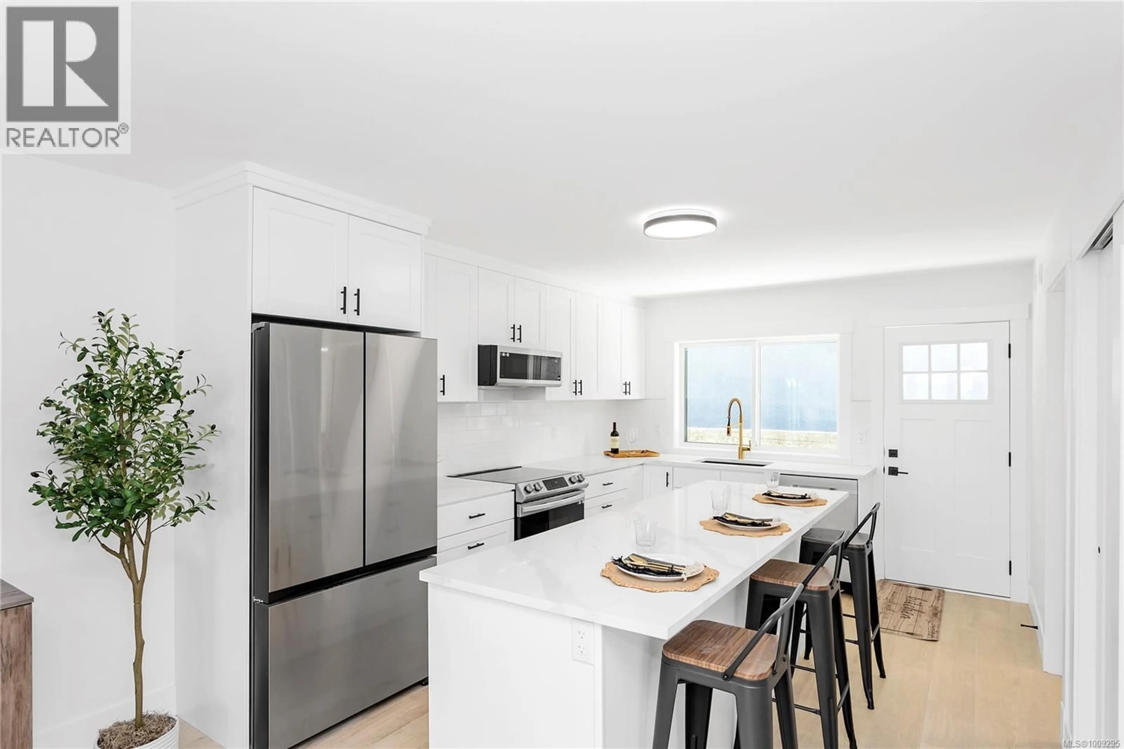 Open concept kitchen, ceramic/tile floor for 103 - 340 2ND AVENUE, Ladysmith British Columbia V9G1T4