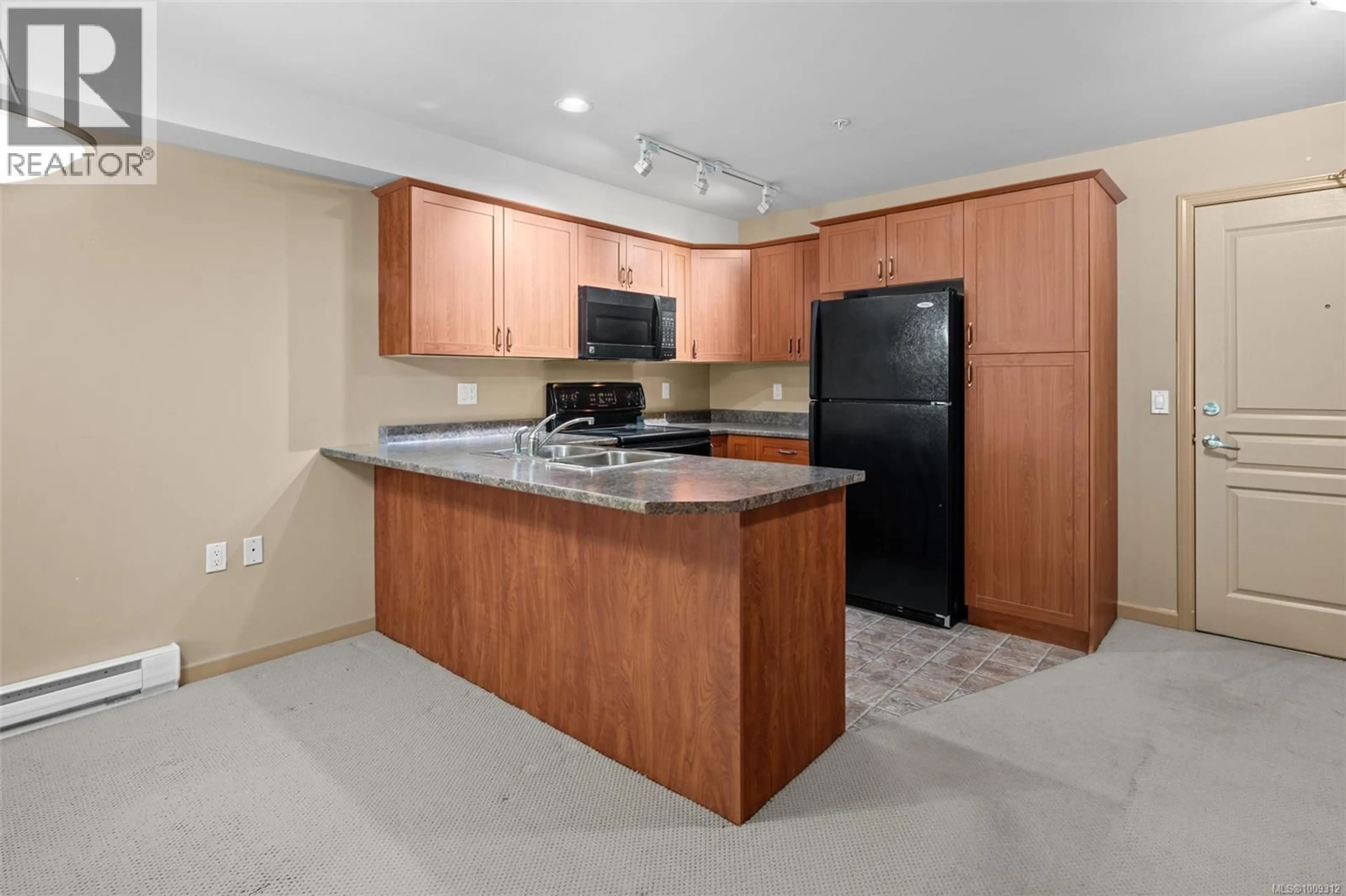 Standard kitchen, ceramic/tile floor for 102 - 655 GOLDSTREAM AVENUE, Langford British Columbia V9B0G2