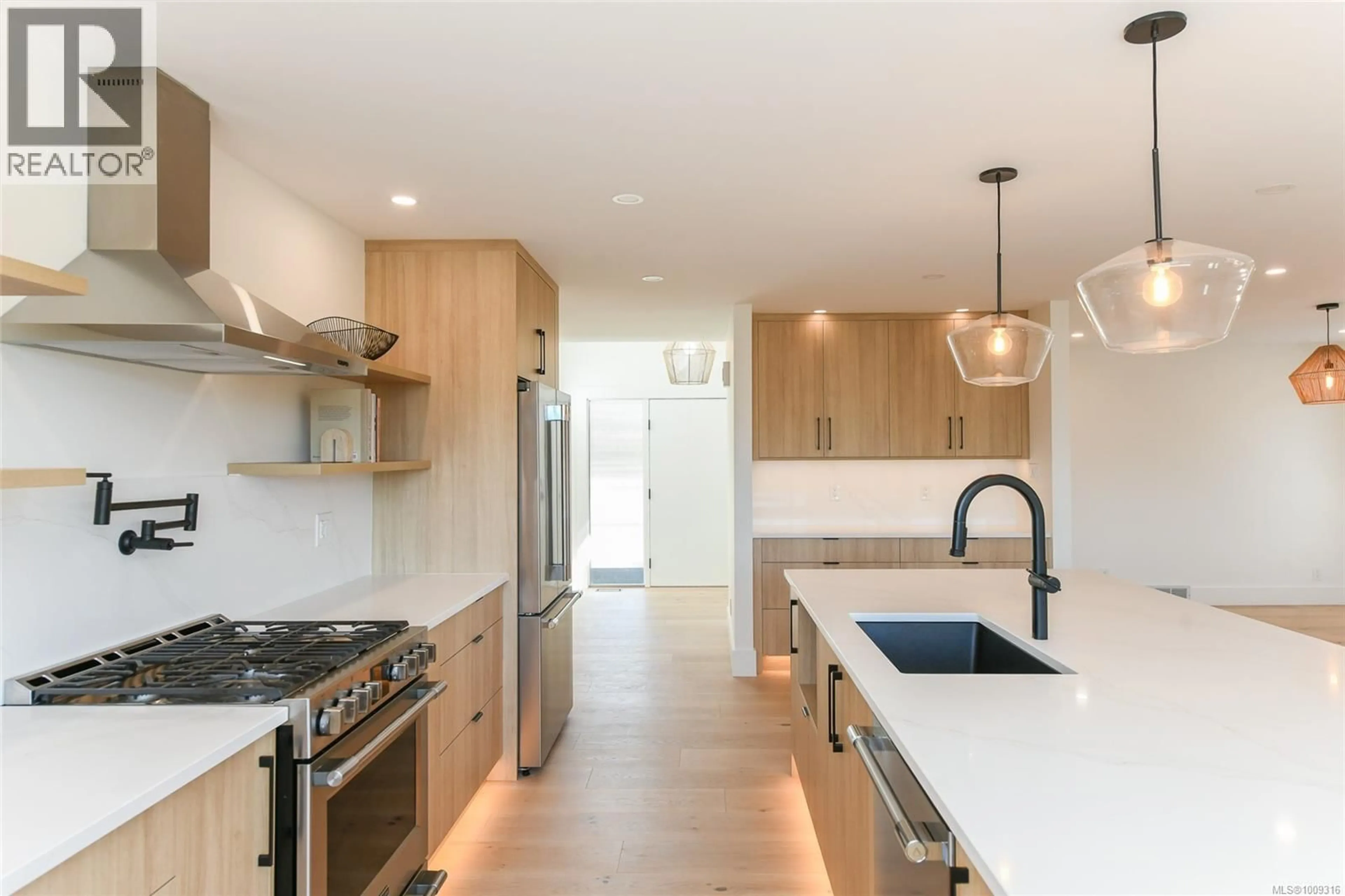 Open concept kitchen, unknown for 1547 TRUMPETER CRESCENT, Courtenay British Columbia V9N8W6