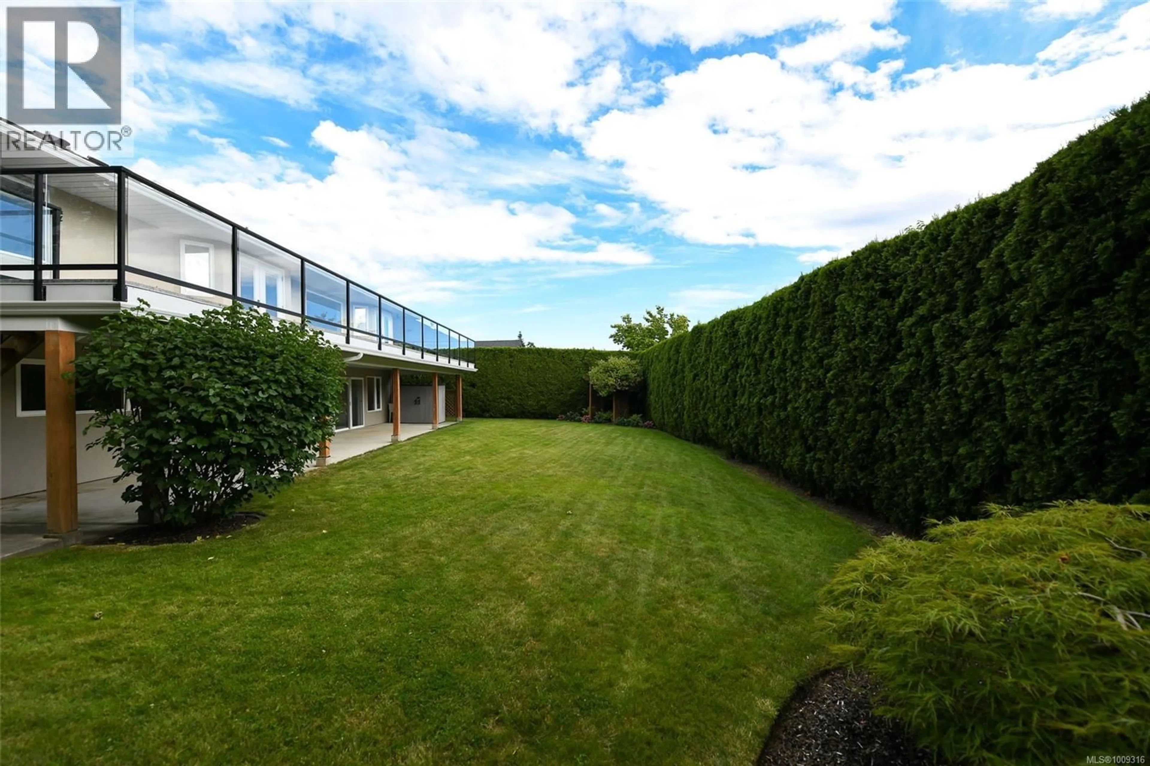 A pic from outside/outdoor area/front of a property/back of a property/a pic from drone, unknown for 1547 TRUMPETER CRESCENT, Courtenay British Columbia V9N8W6