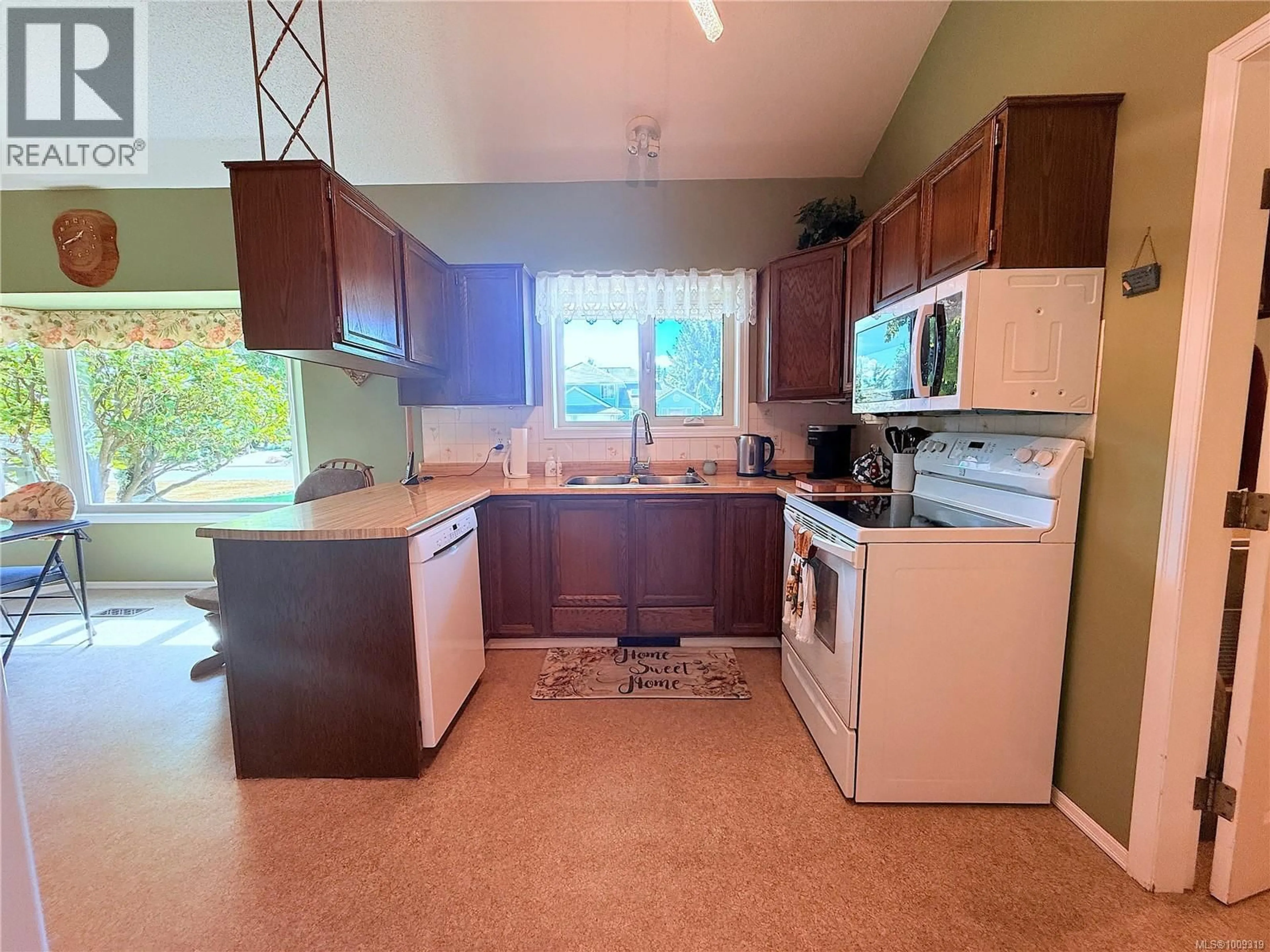Standard kitchen, unknown for 330 COTTONWOOD DRIVE, Campbell River British Columbia V9W6P5