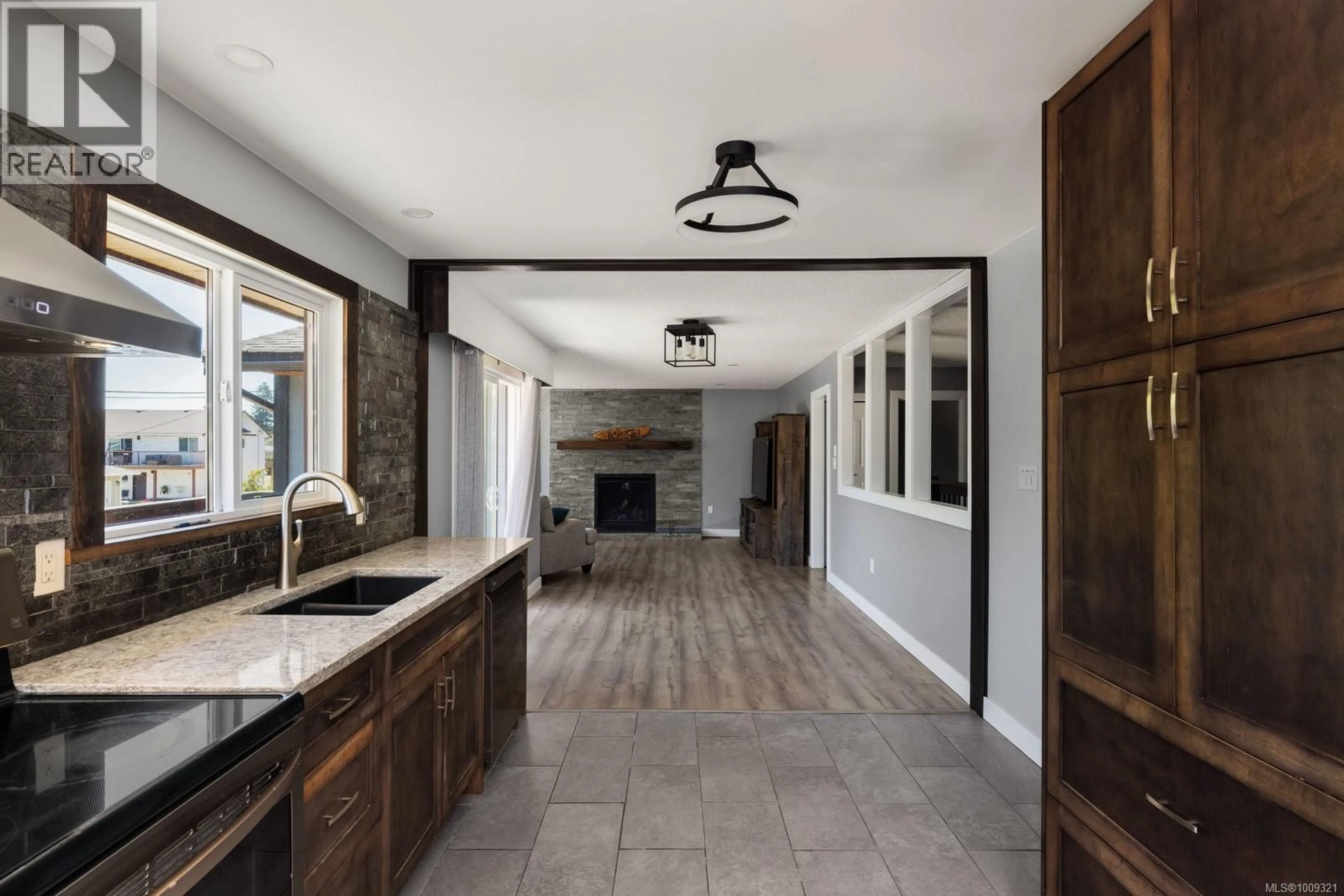 Open concept kitchen, ceramic/tile floor for 5884 DEBORAH DRIVE, Duncan British Columbia V9L5B5
