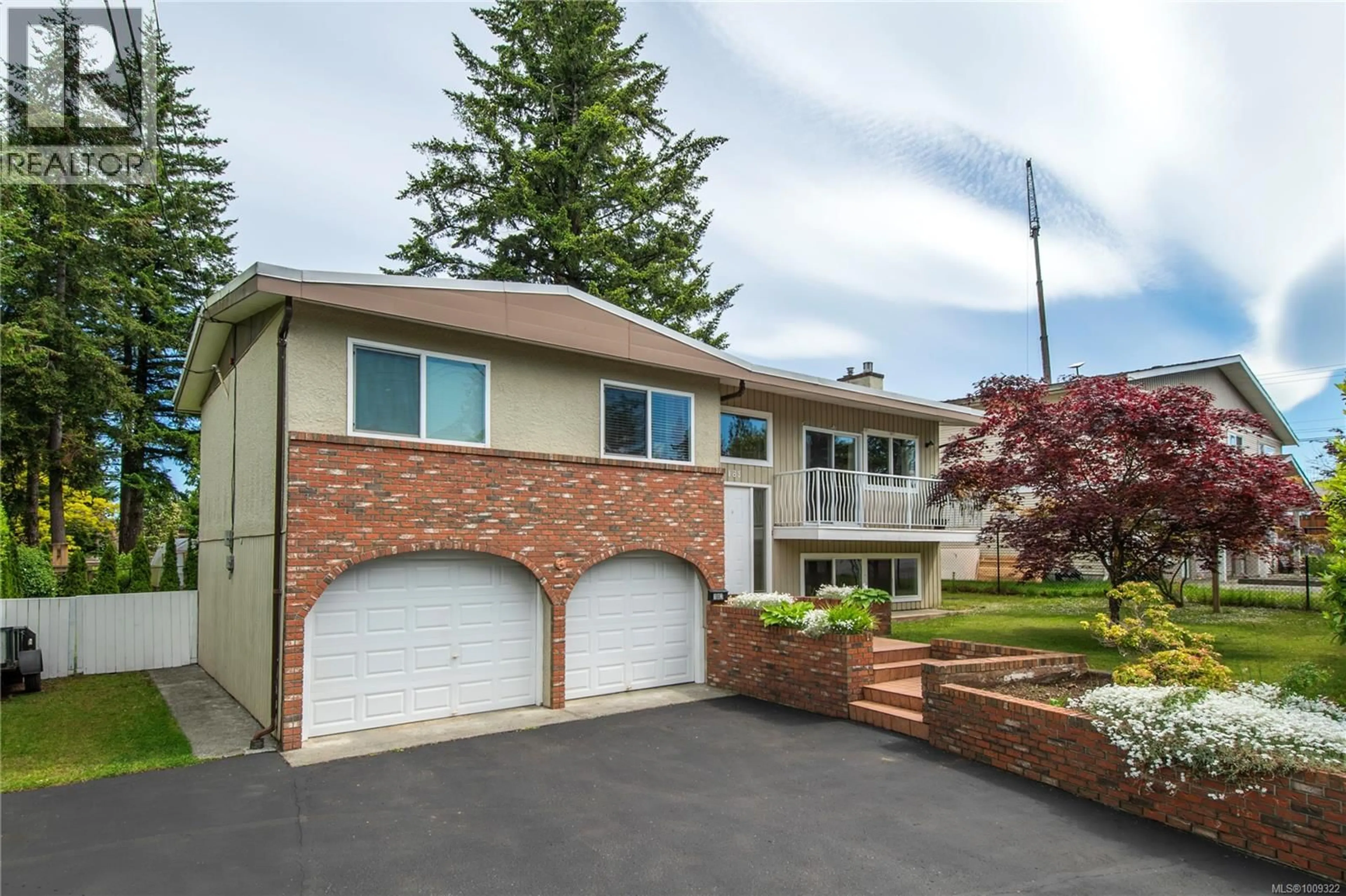 Home with vinyl exterior material, street for 183 DOGWOOD STREET SOUTH, Campbell River British Columbia V9W2X5