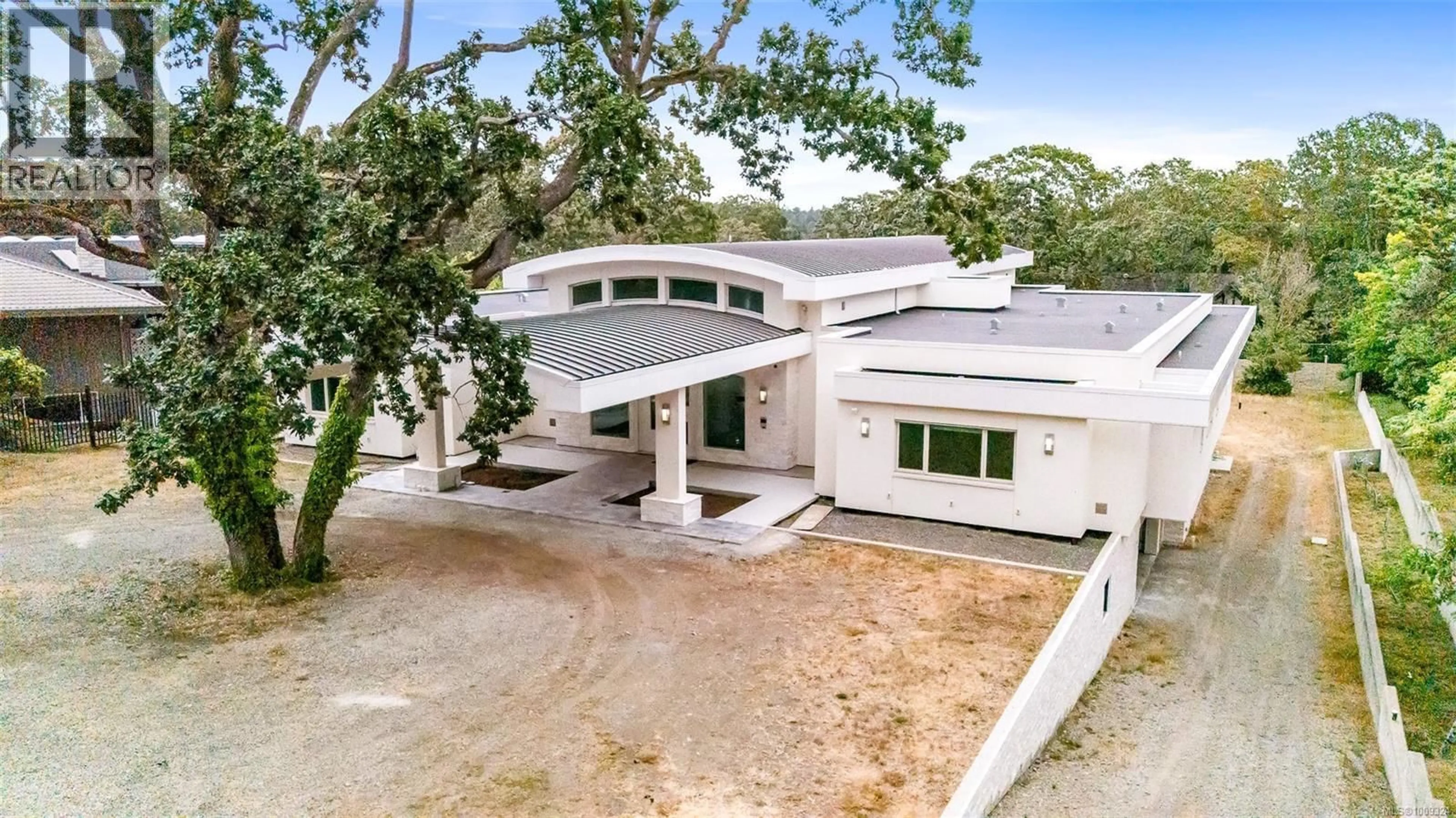 A pic from outside/outdoor area/front of a property/back of a property/a pic from drone, street for 3355 MIDLAND ROAD, Oak Bay British Columbia V8R6G7