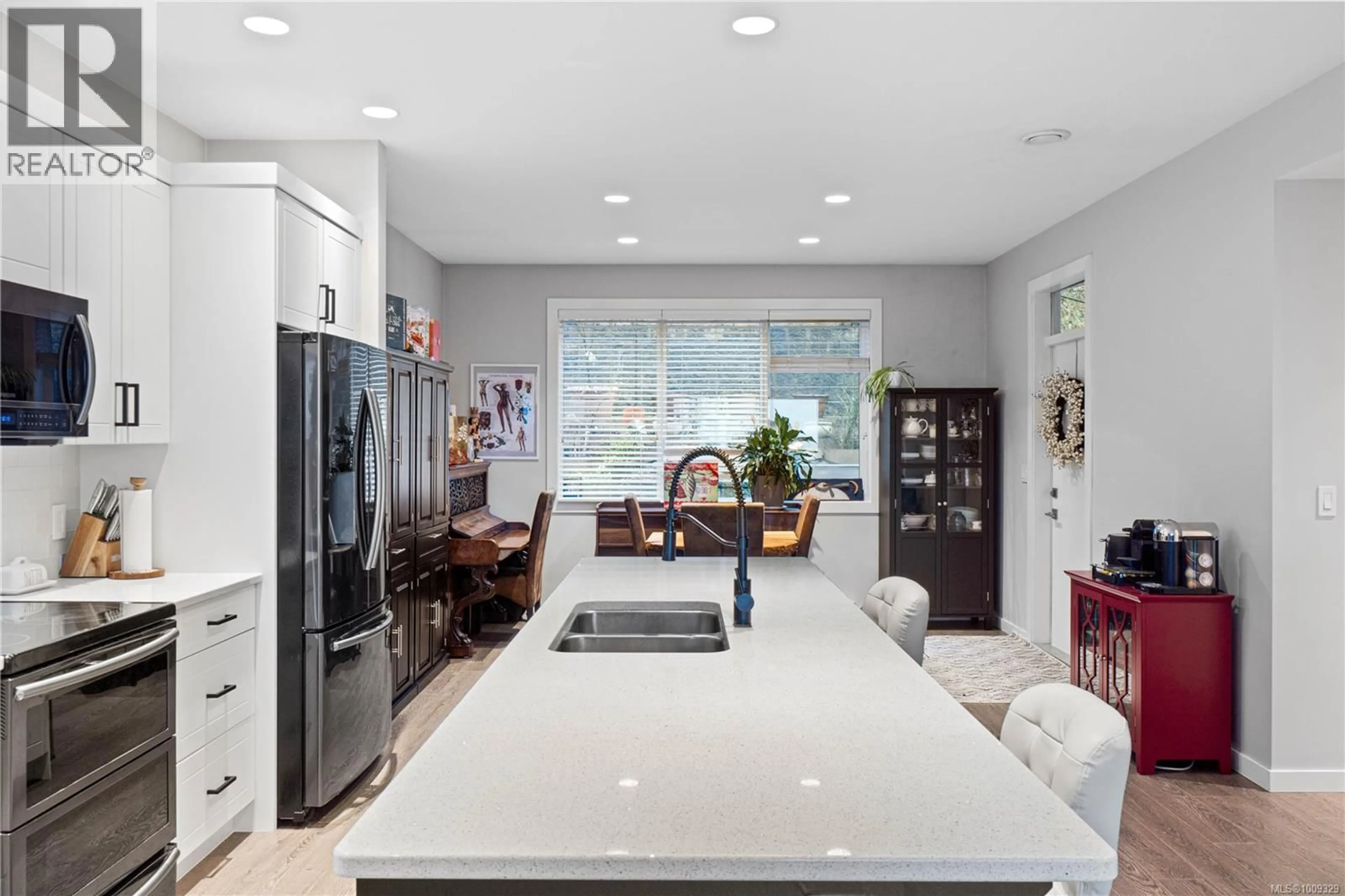Contemporary kitchen, ceramic/tile floor for 5100 DUNN PLACE, Nanaimo British Columbia V9T0J2