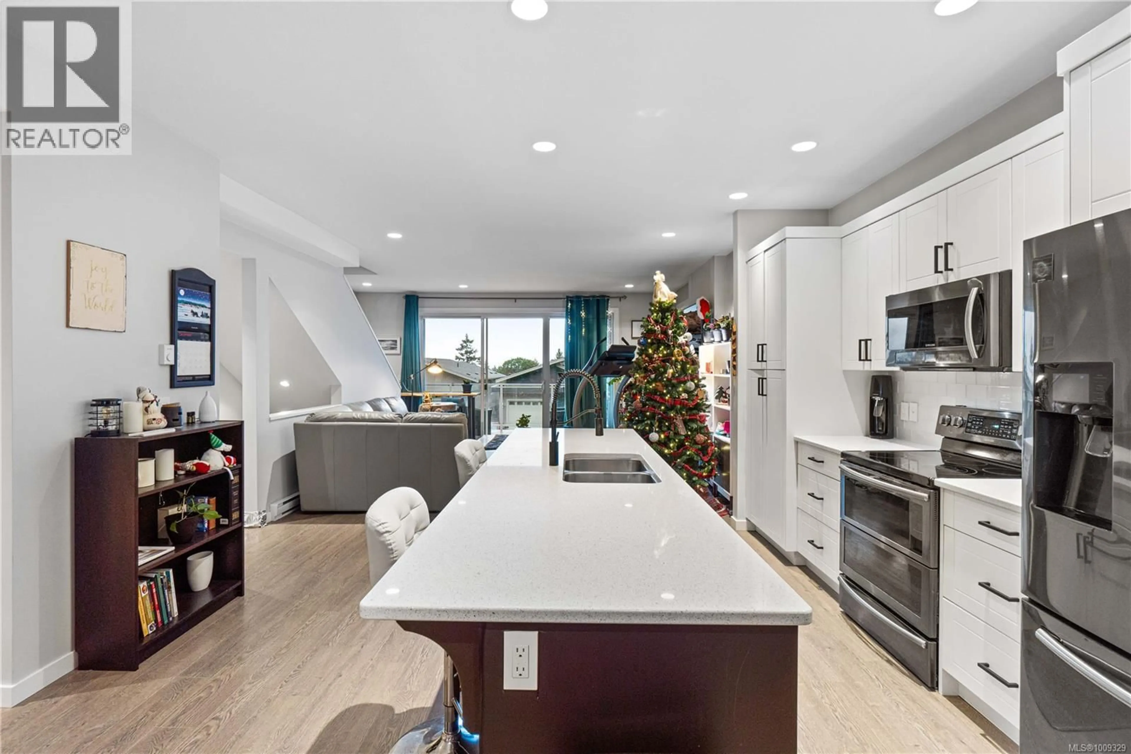 Open concept kitchen, ceramic/tile floor for 5100 DUNN PLACE, Nanaimo British Columbia V9T0J2