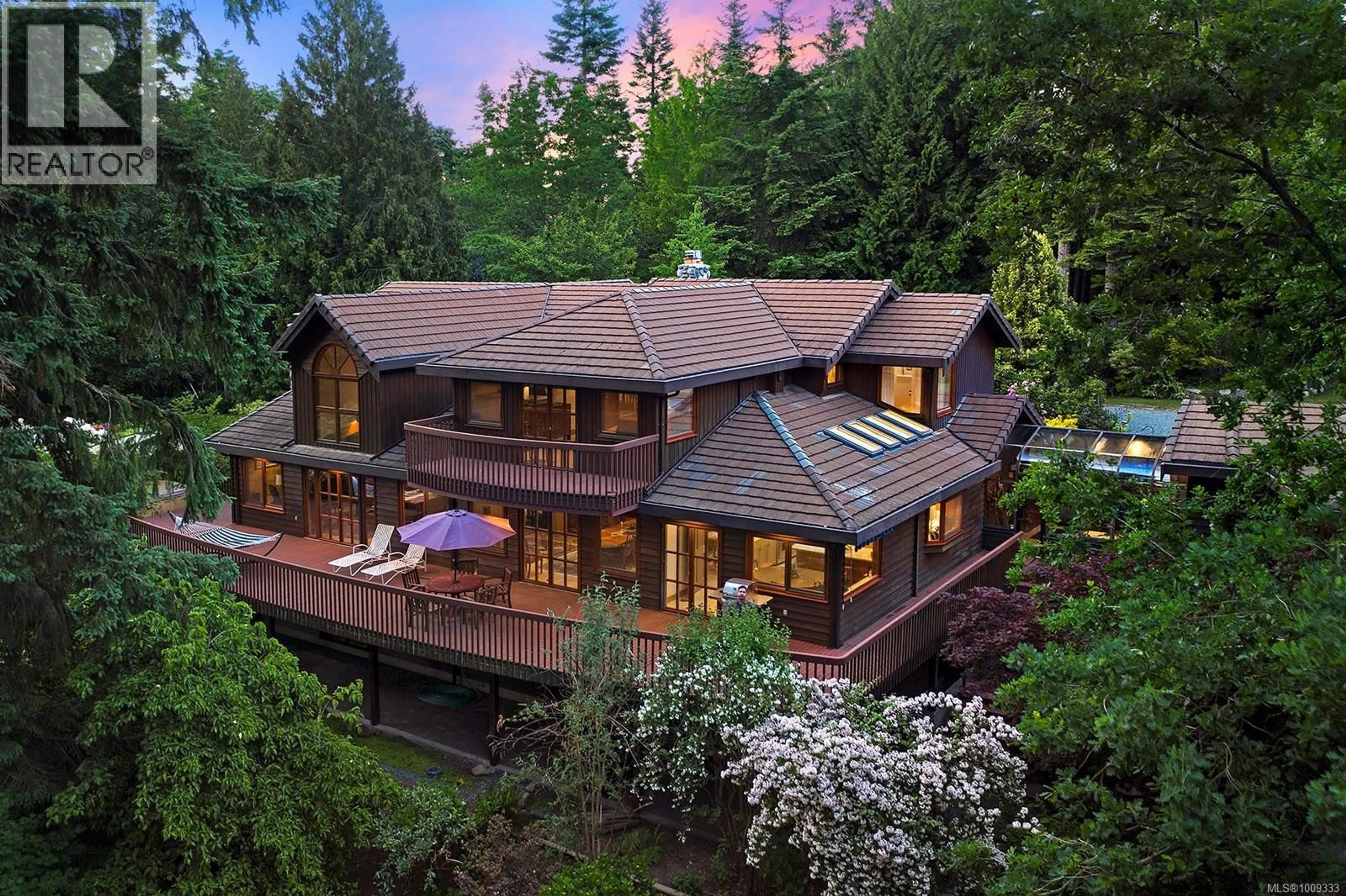 A pic from outside/outdoor area/front of a property/back of a property/a pic from drone, unknown for 1717 GLEN URQUHART DRIVE, Courtenay British Columbia V9N3Y3