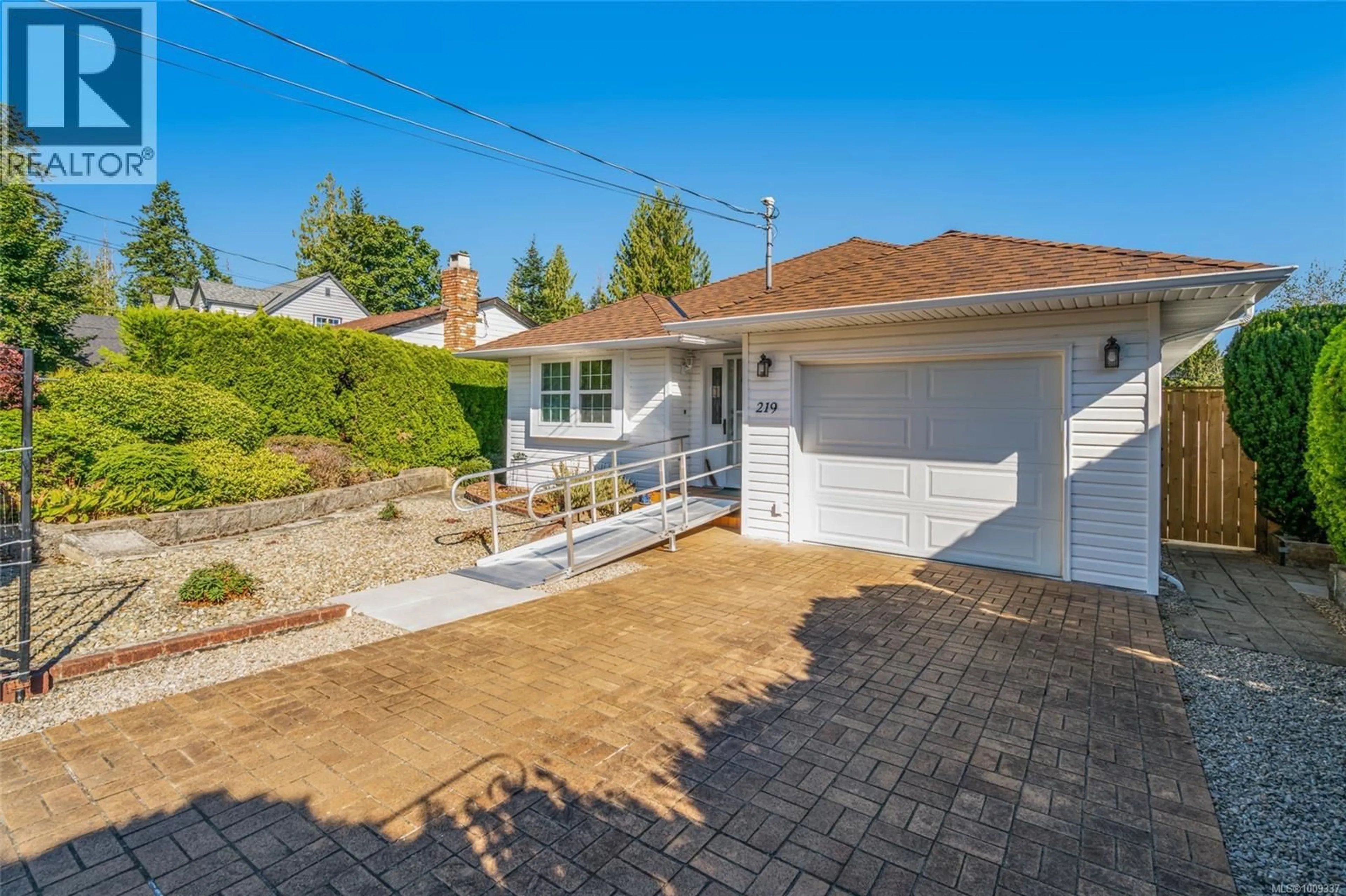 Unknown for 219 SIXTH AVENUE WEST, Qualicum Beach British Columbia V9K1S1