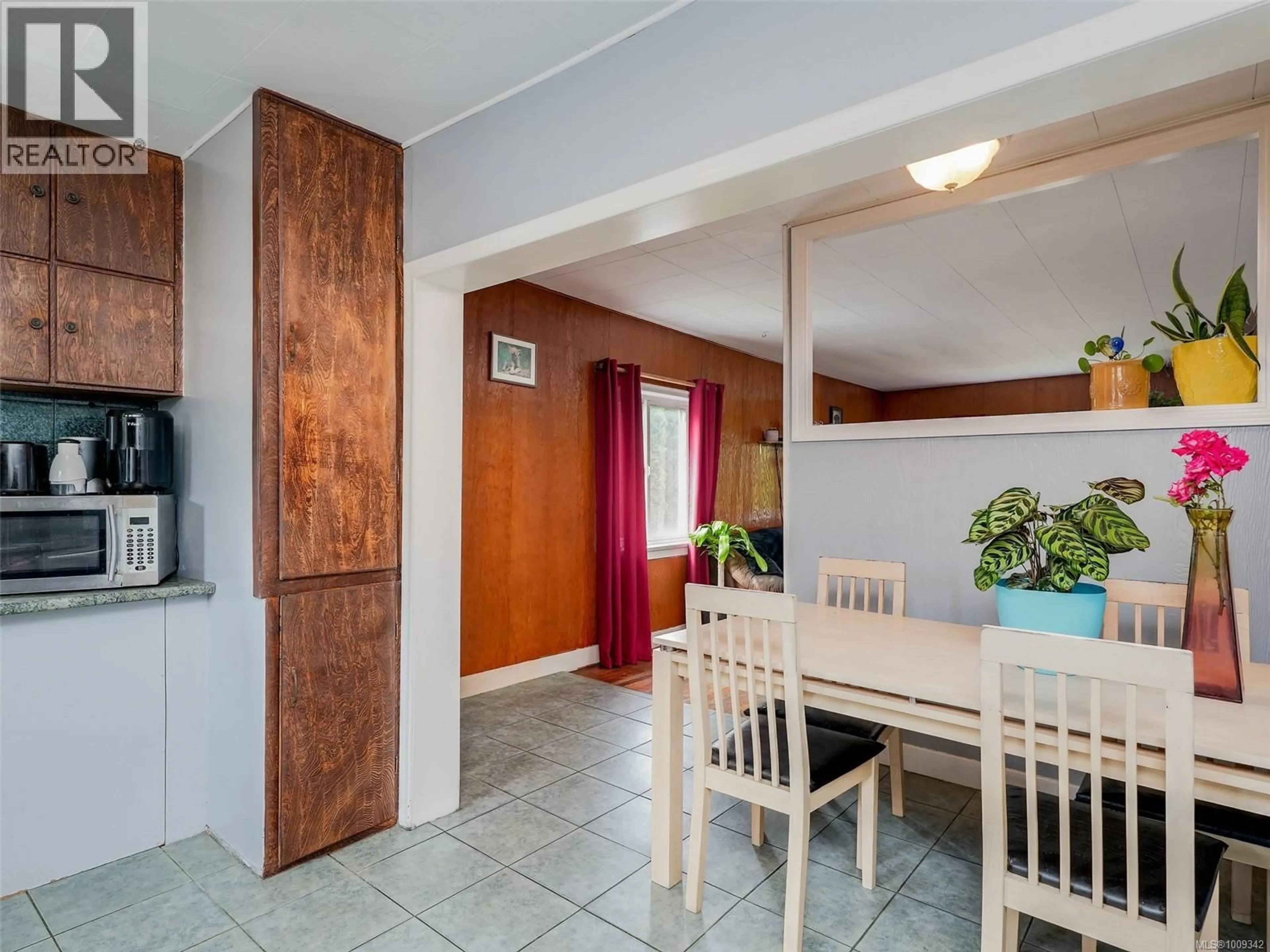 Unknown for 3851 DOUGLAS STREET, Saanich British Columbia V8Z3M1