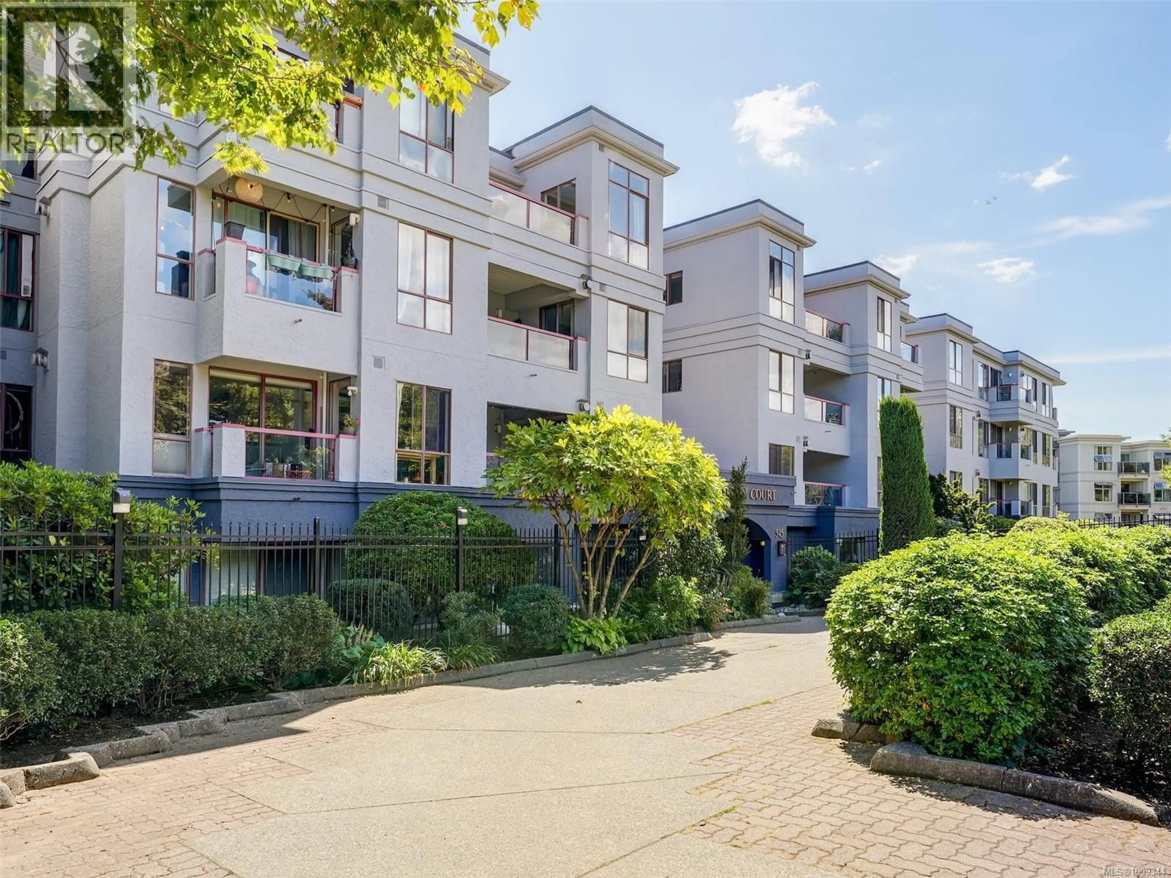 A pic from outside/outdoor area/front of a property/back of a property/a pic from drone, street for 105 - 545 MANCHESTER ROAD, Victoria British Columbia V8T5H6