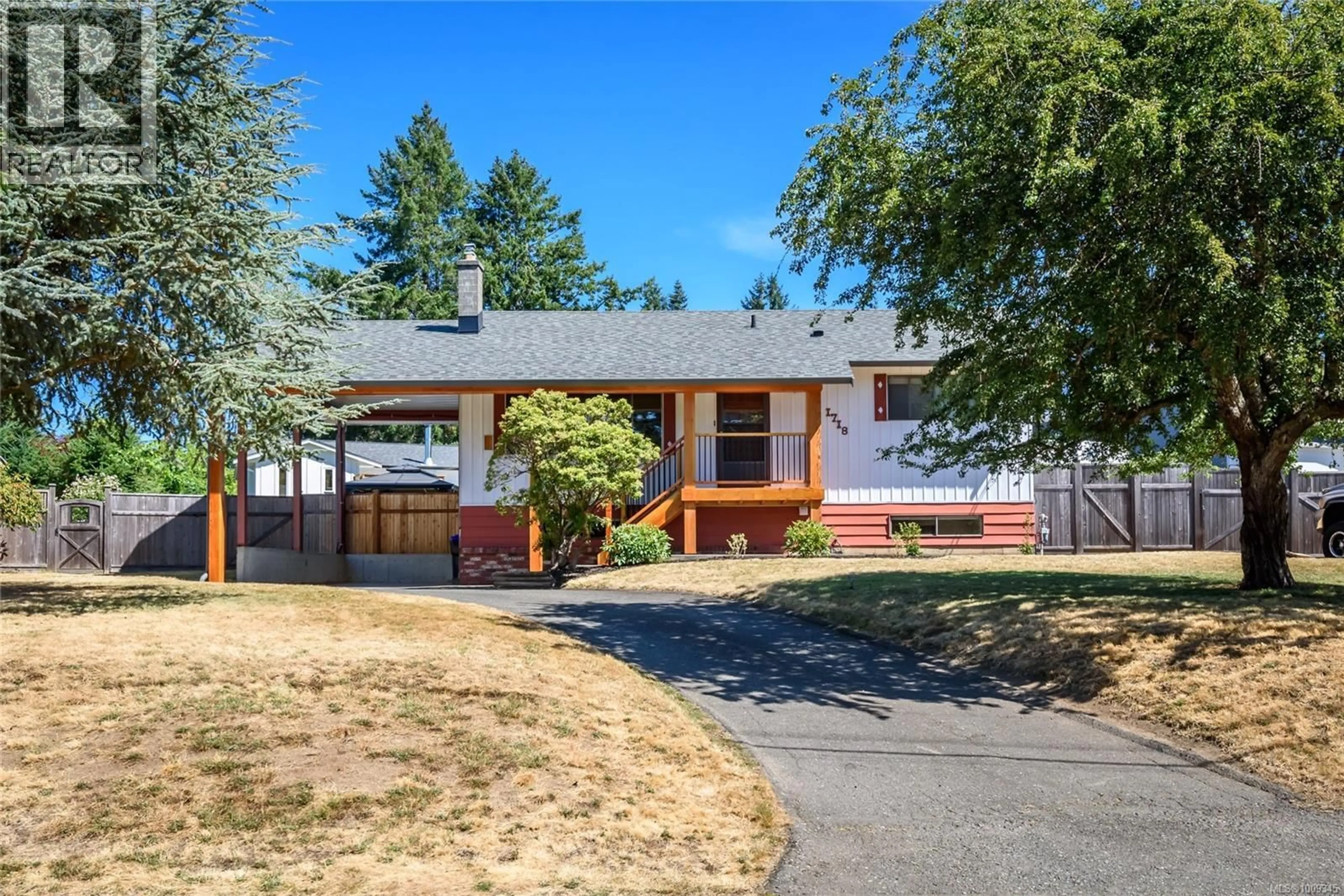 Home with vinyl exterior material, street for 1718 CENTENNIAL AVENUE EAST, Comox British Columbia V9M2W4