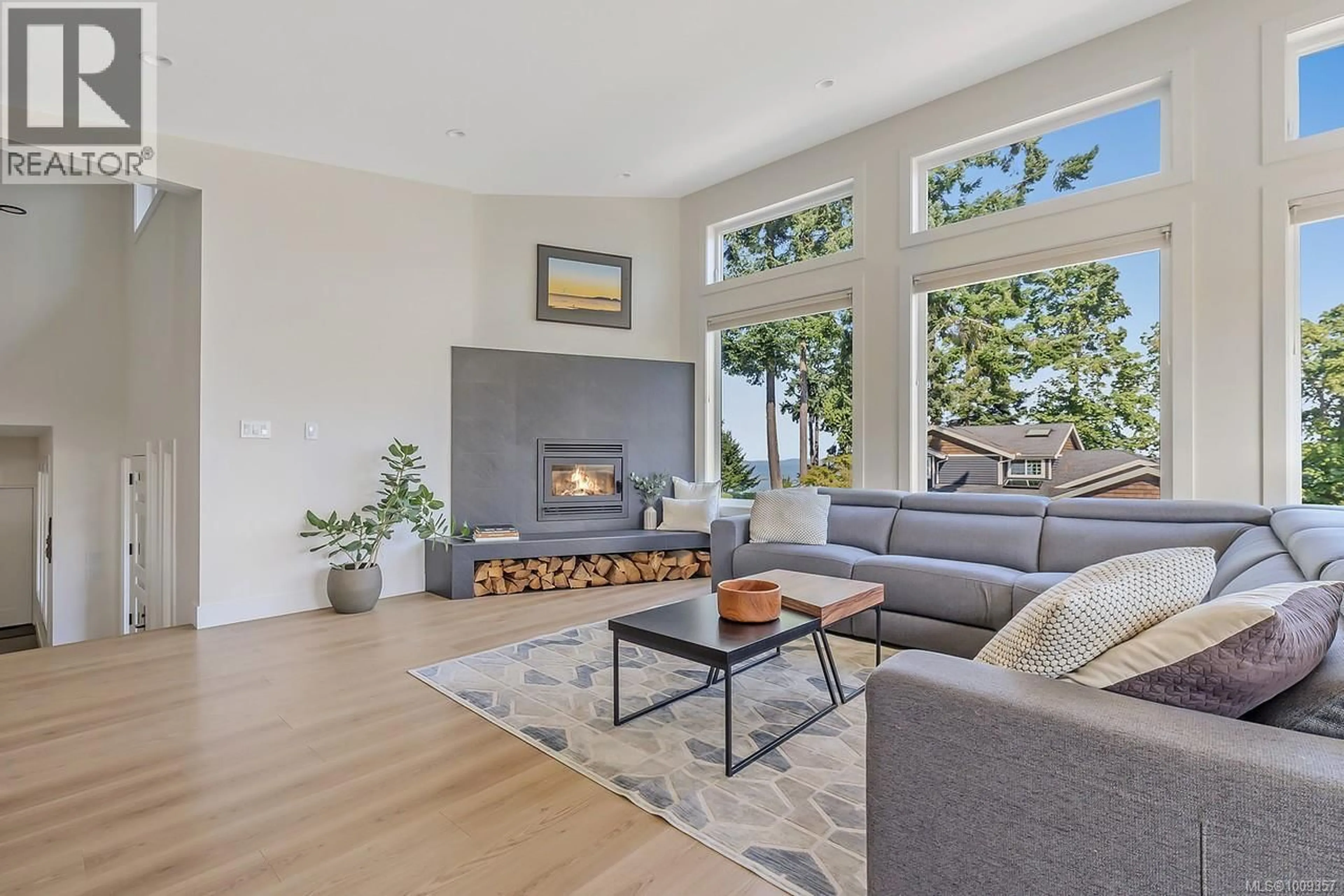 Living room with furniture, unknown for 7273 BAYVIEW ROAD, Lantzville British Columbia V0R2H0