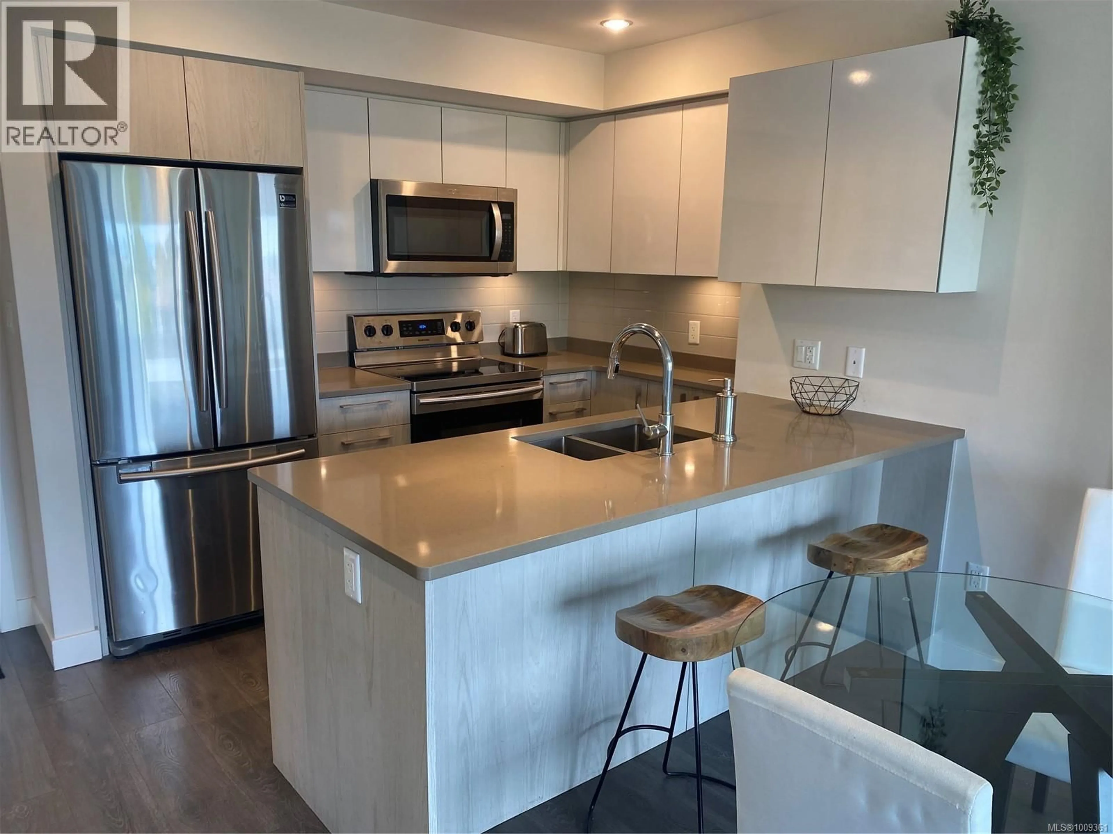 Open concept kitchen, unknown for 312 - 3333 GLASGOW AVENUE, Saanich British Columbia V8X2S1