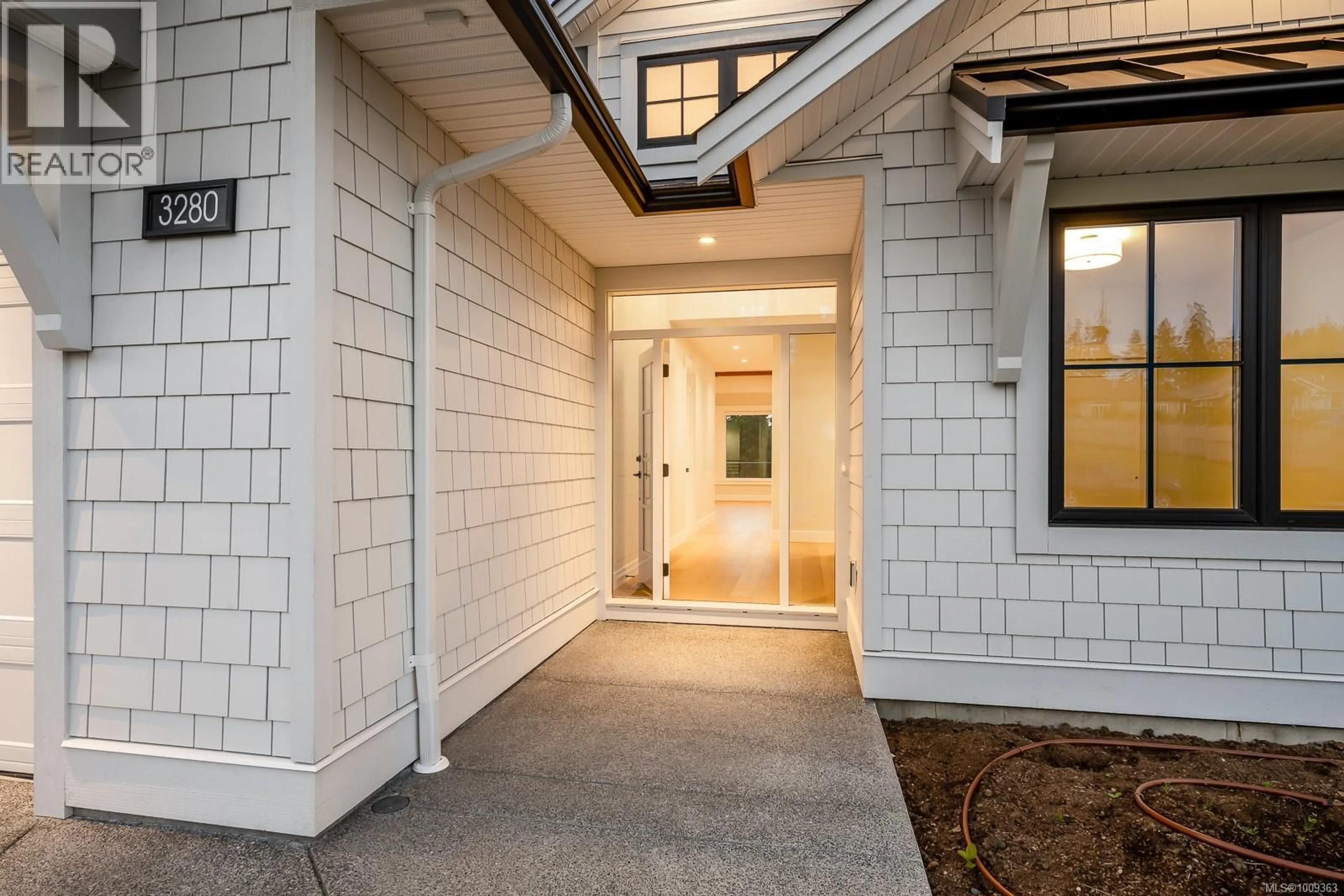 Indoor entryway for 3280 MARYGROVE PLACE, Courtenay British Columbia V9N0E7