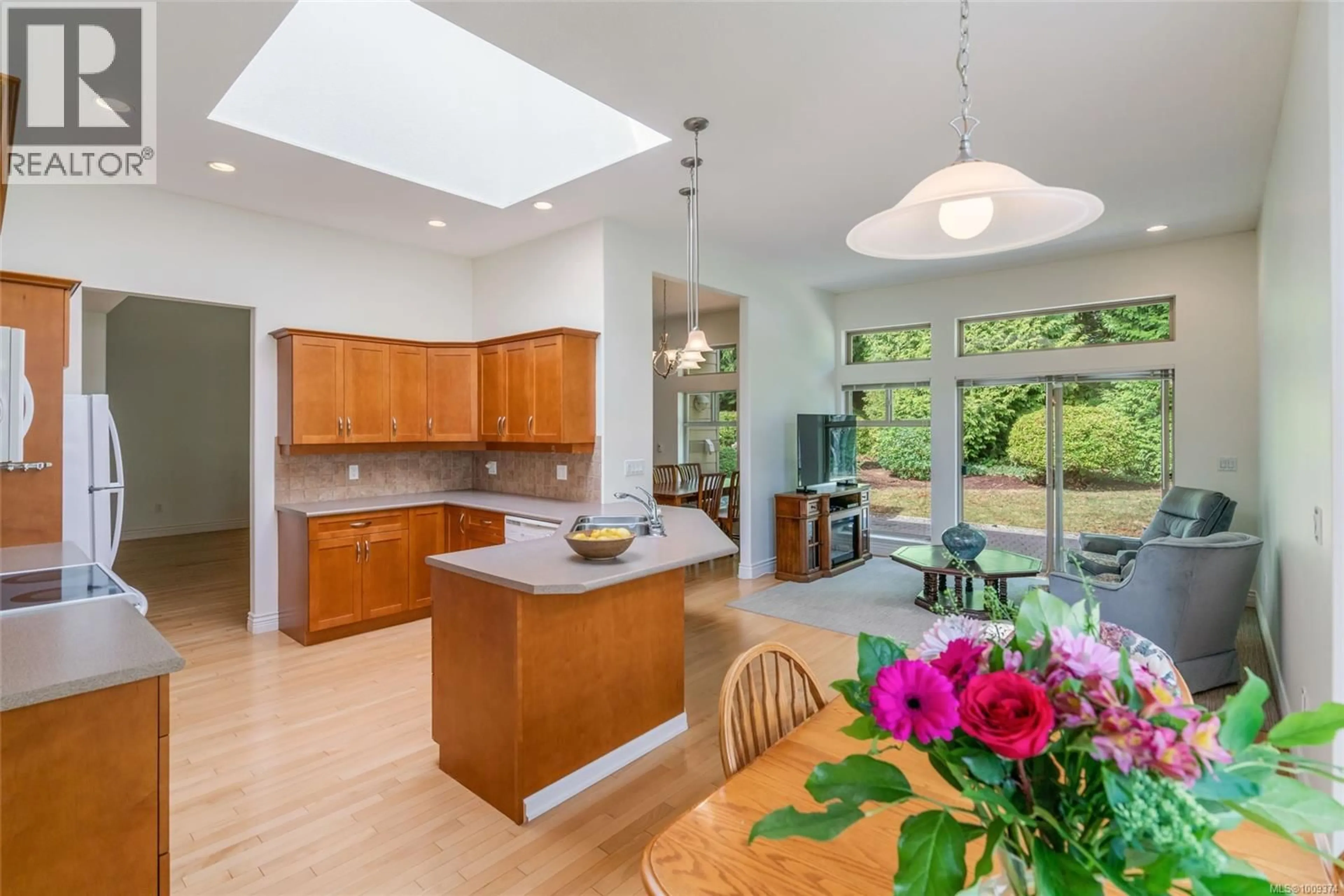 Open concept kitchen, unknown for 1267 ROBERTON BOULEVARD, French Creek British Columbia V9P2P8