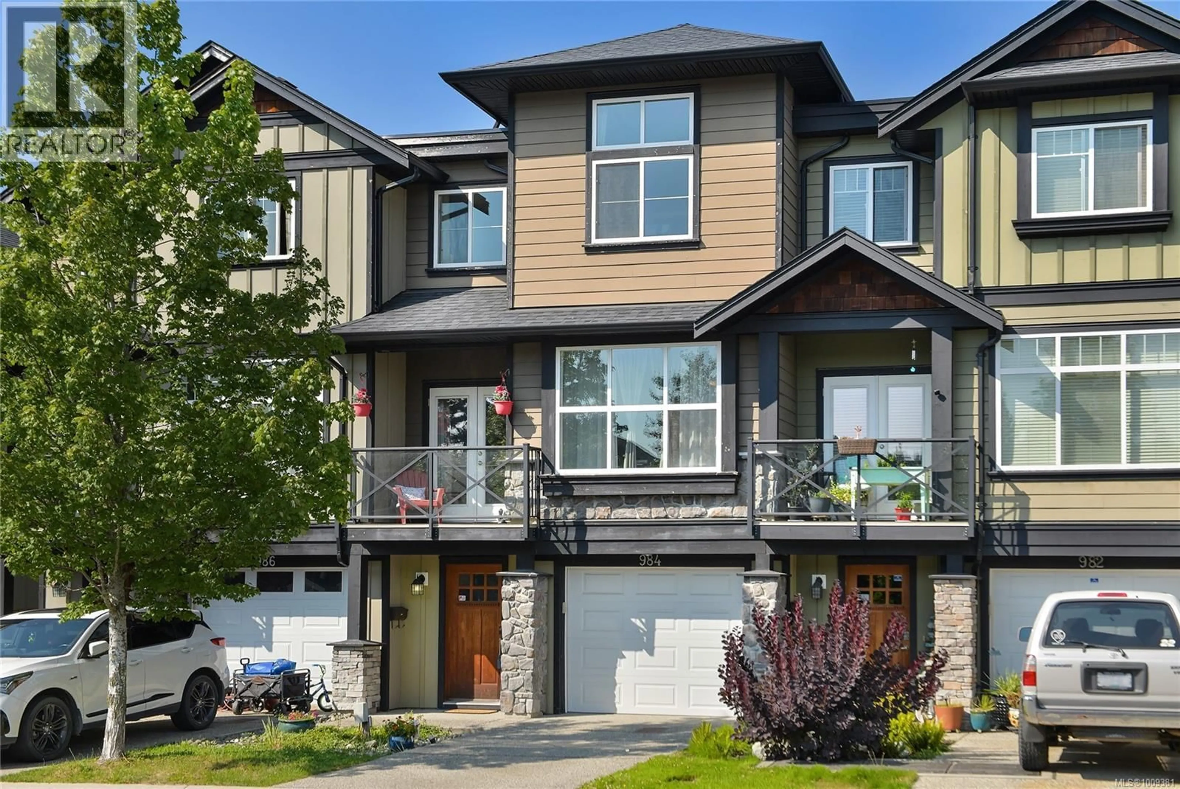 Home with vinyl exterior material, street for 984 FIREHALL CREEK ROAD, Langford British Columbia V9C0A2