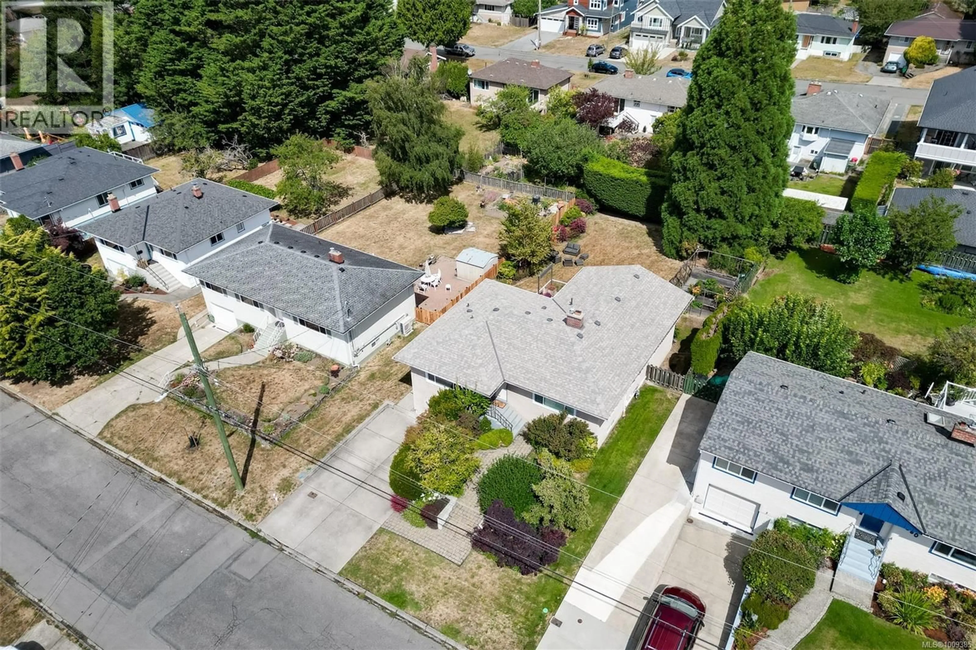 A pic from outside/outdoor area/front of a property/back of a property/a pic from drone, street for 1678 DERBY ROAD, Saanich British Columbia V8P1V1