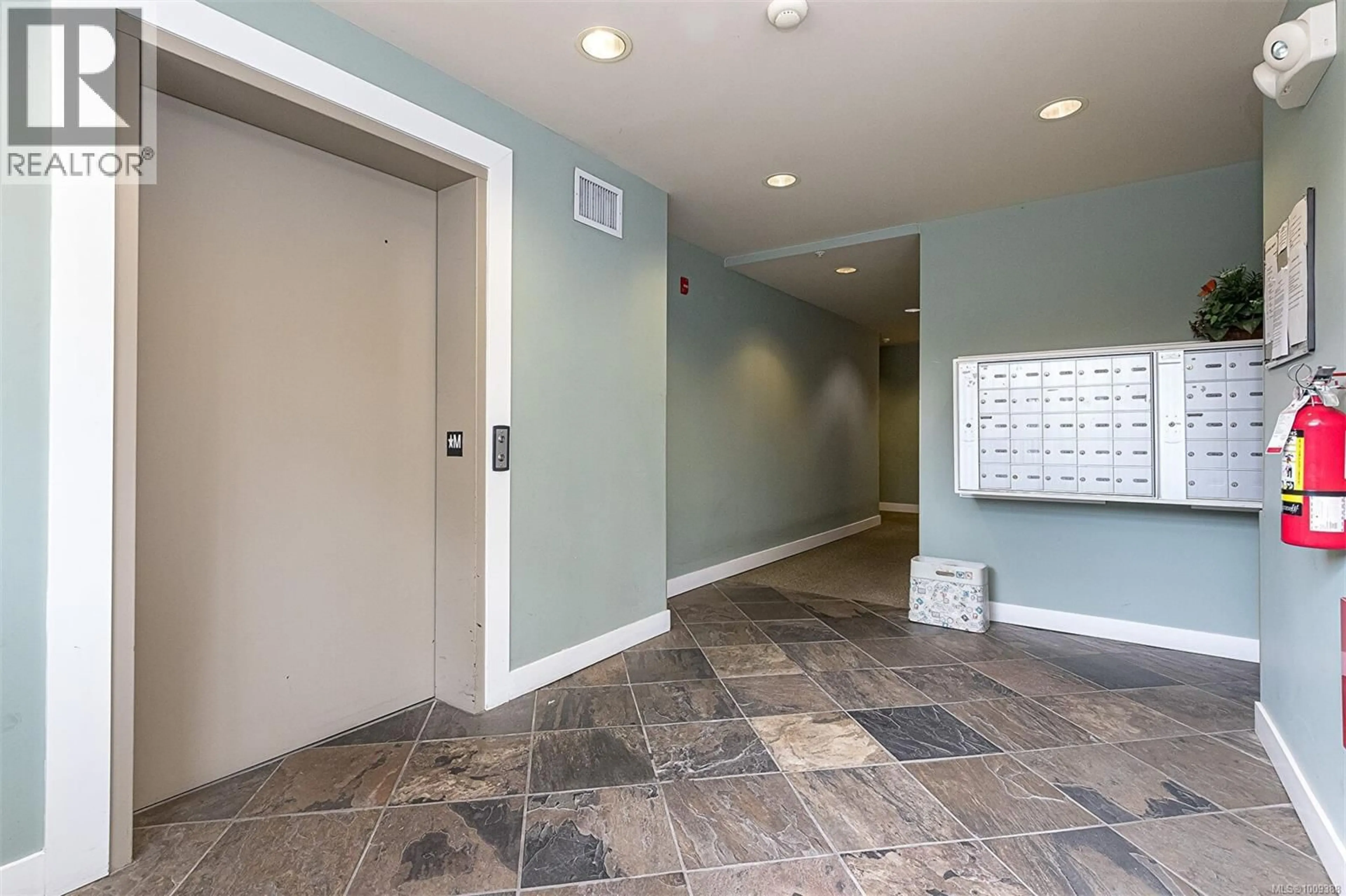Indoor foyer for 309 - 608 FAIRWAY AVENUE, Langford British Columbia V9B2R5