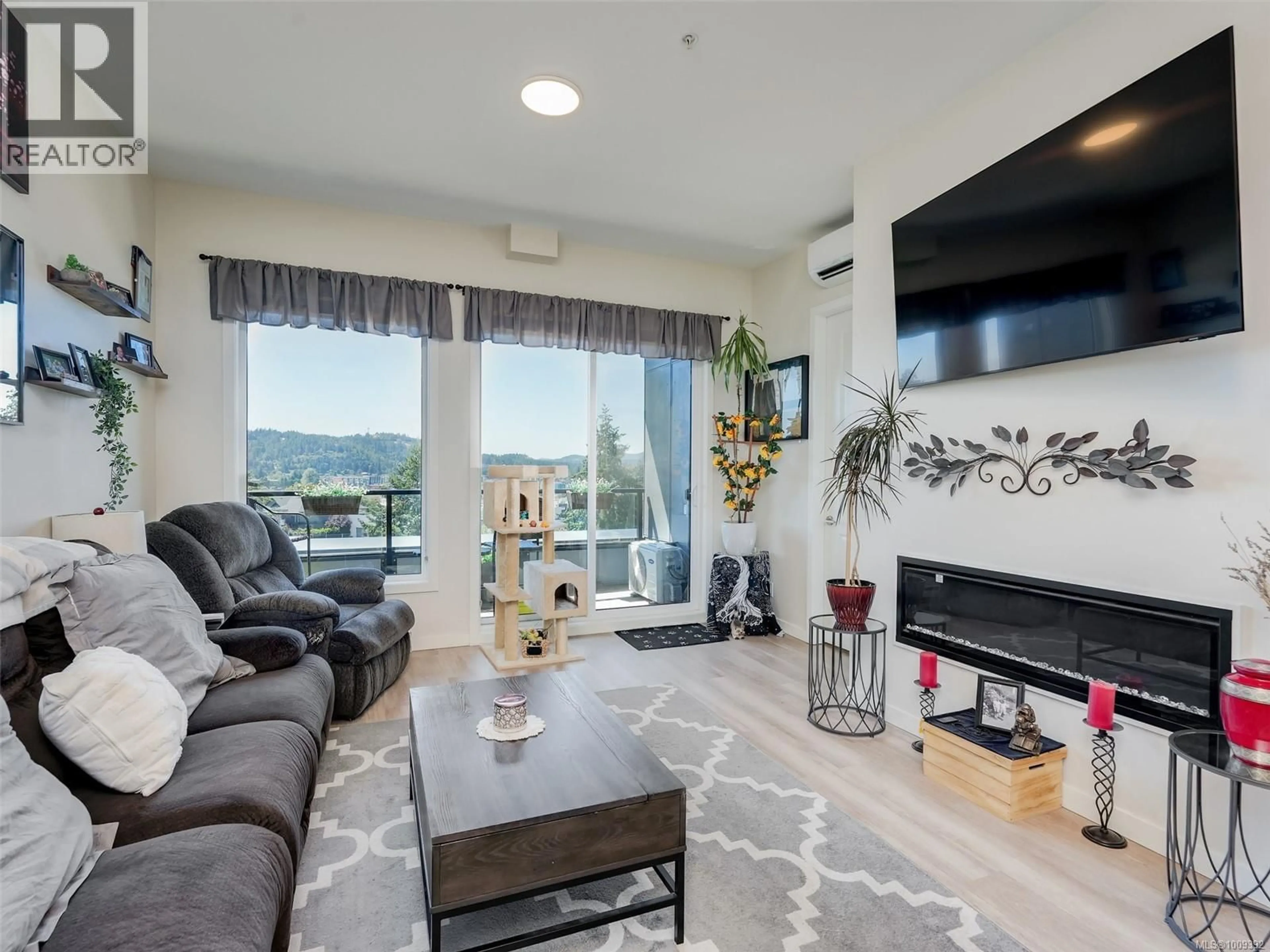Living room with furniture, unknown for 604 - 815 ORONO AVENUE, Langford British Columbia V9B2T9