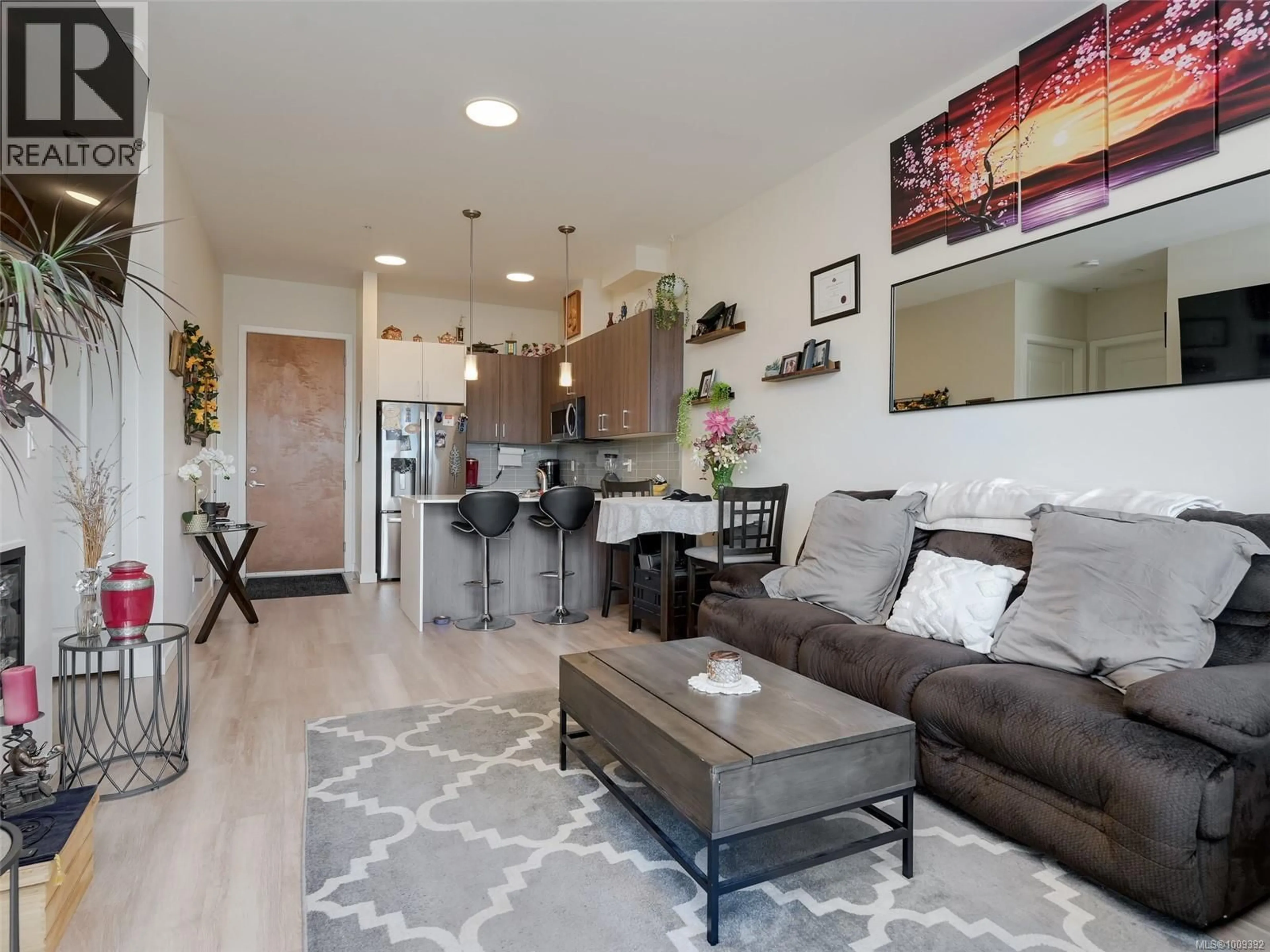 Living room with furniture, unknown for 604 - 815 ORONO AVENUE, Langford British Columbia V9B2T9