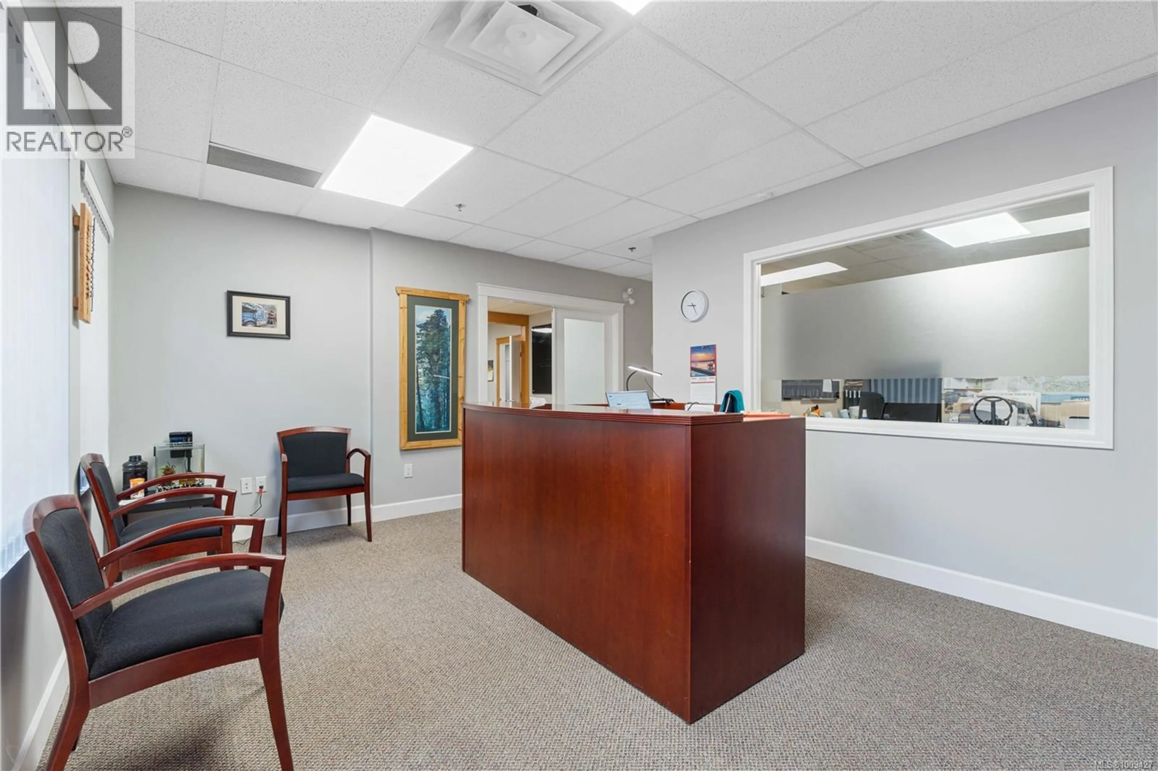Indoor foyer for 2 - 180 SECOND AVENUE, Qualicum Beach British Columbia V9K2T5