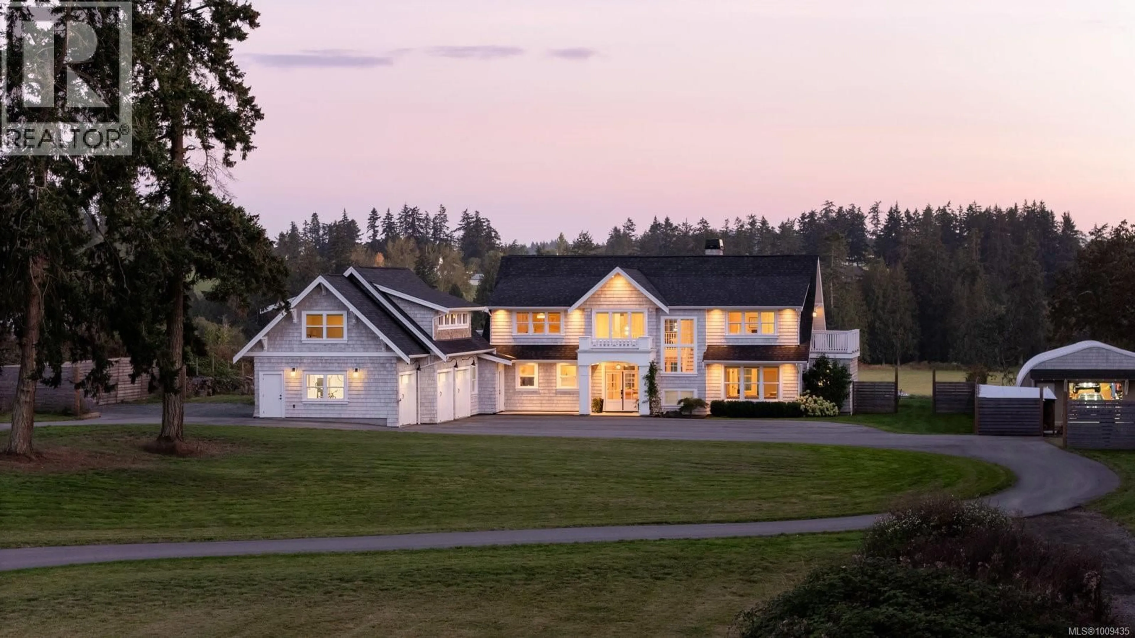 Home with vinyl exterior material, unknown for 1527 MOUNT NEWTON CROSS ROAD, Central Saanich British Columbia V8M1L1