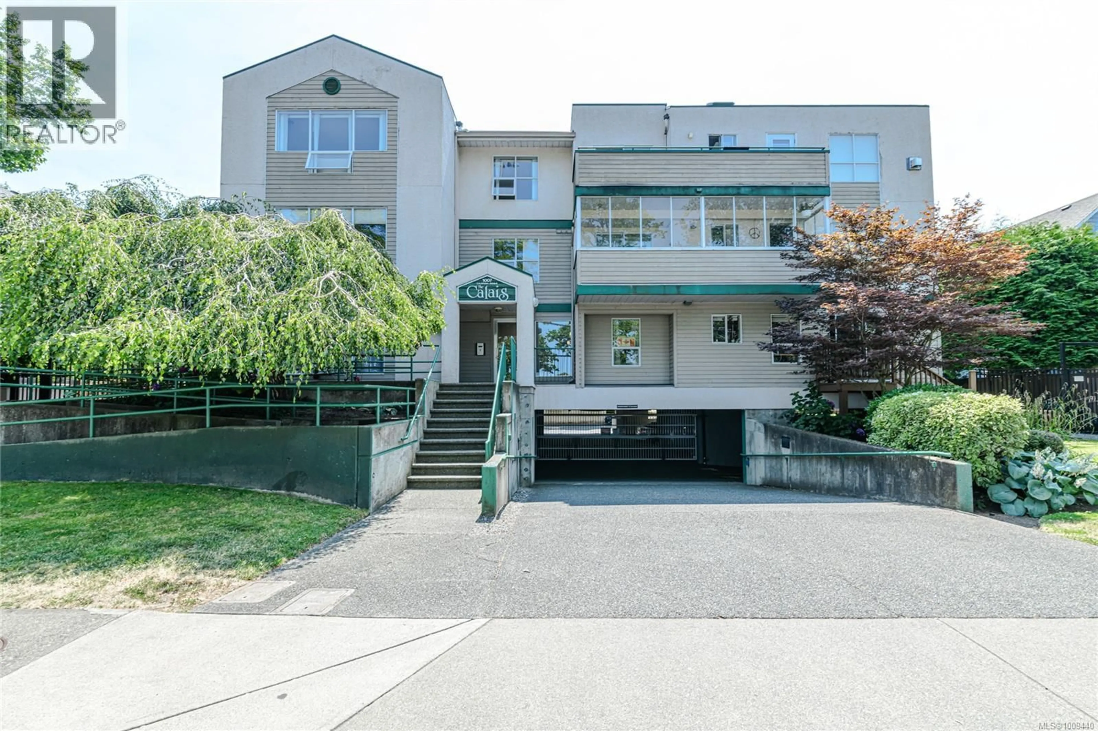 Unknown for 202 - 1007 CALEDONIA AVENUE, Victoria British Columbia V8T1E7