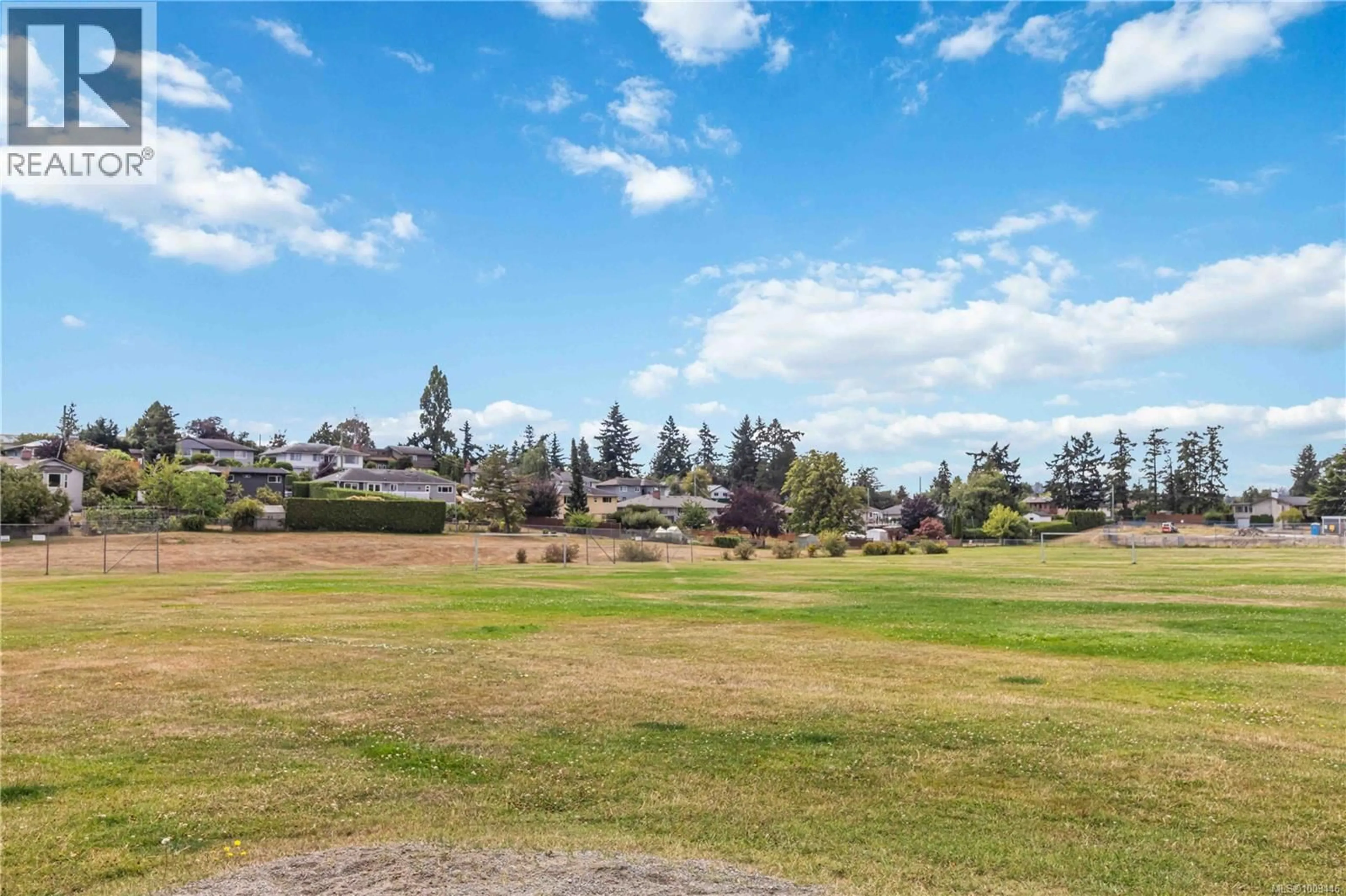 A pic from outside/outdoor area/front of a property/back of a property/a pic from drone, mountain view for 4076 GLANFORD AVENUE, Saanich British Columbia V8Z4A1