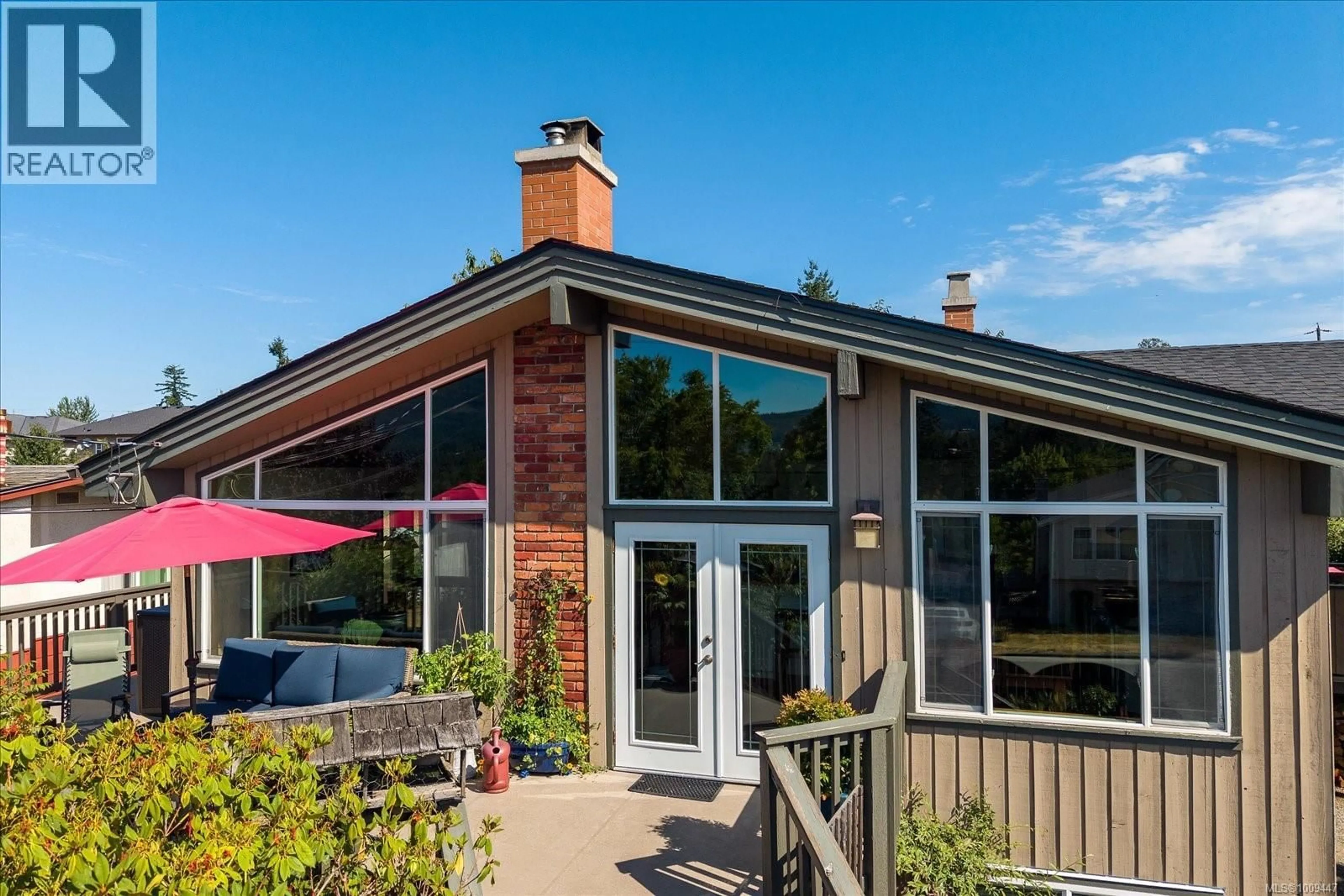 Home with brick exterior material, unknown for 2222 FERN ROAD, Nanaimo British Columbia V9S2W9