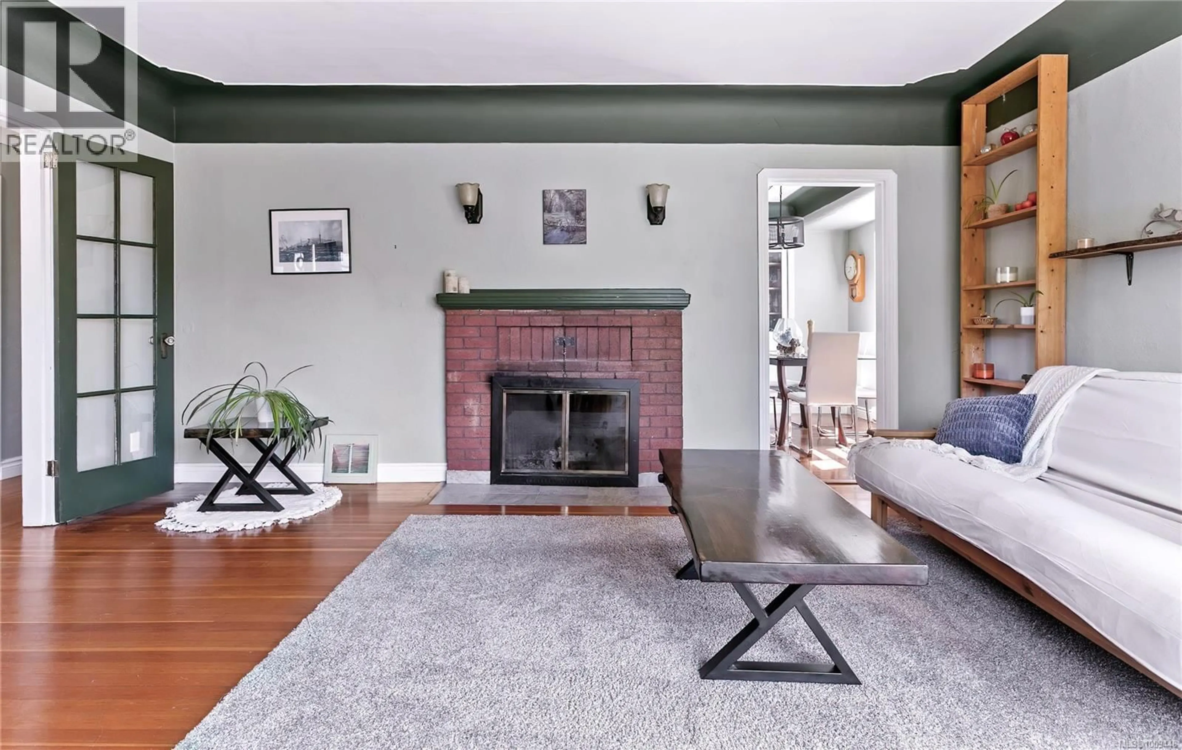 Living room with furniture, unknown for 1815 SAN PEDRO AVENUE, Saanich British Columbia V8N2G3