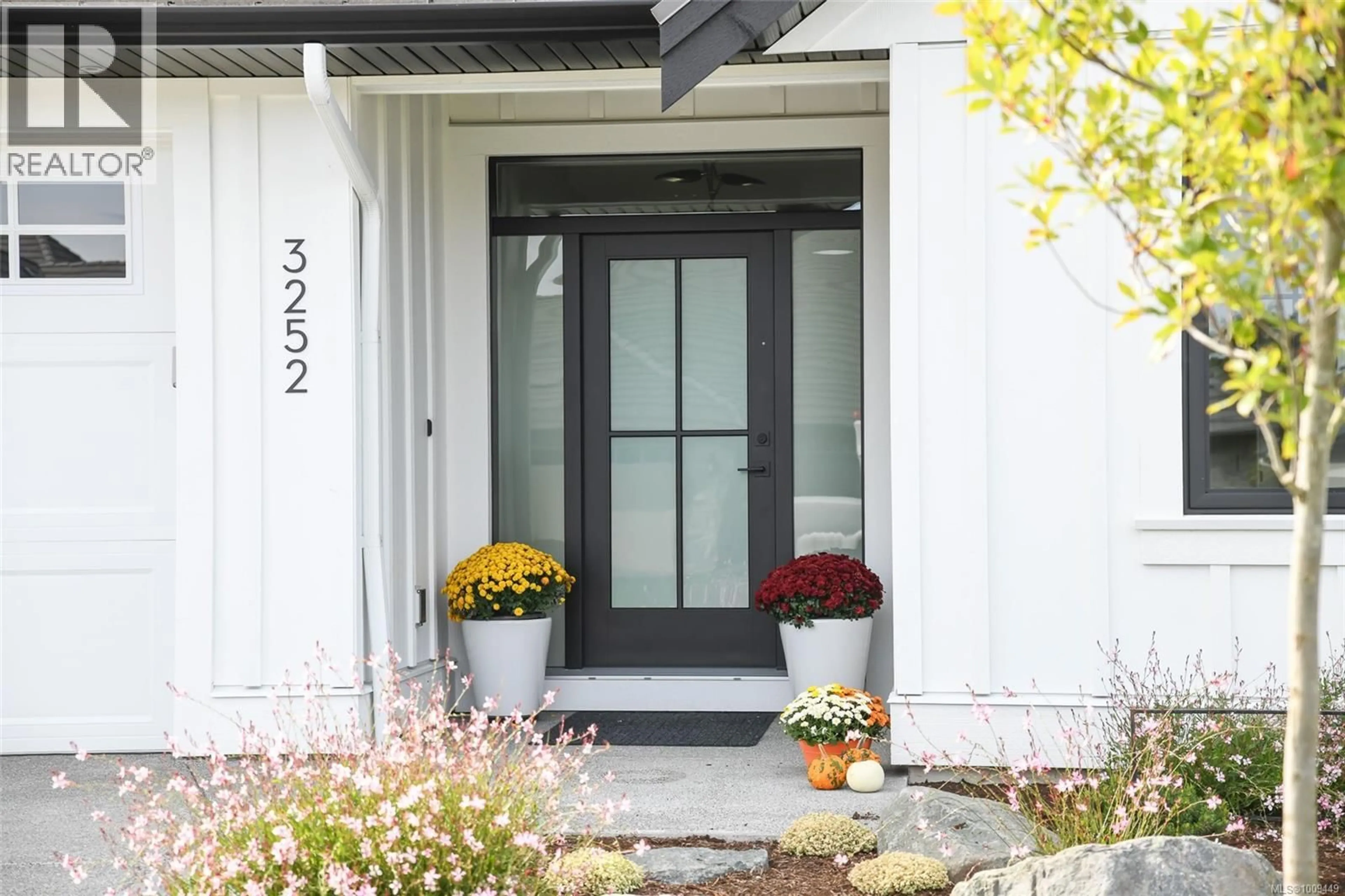 Indoor entryway for 3252 WINCHESTER AVENUE, Courtenay British Columbia V9N0H6