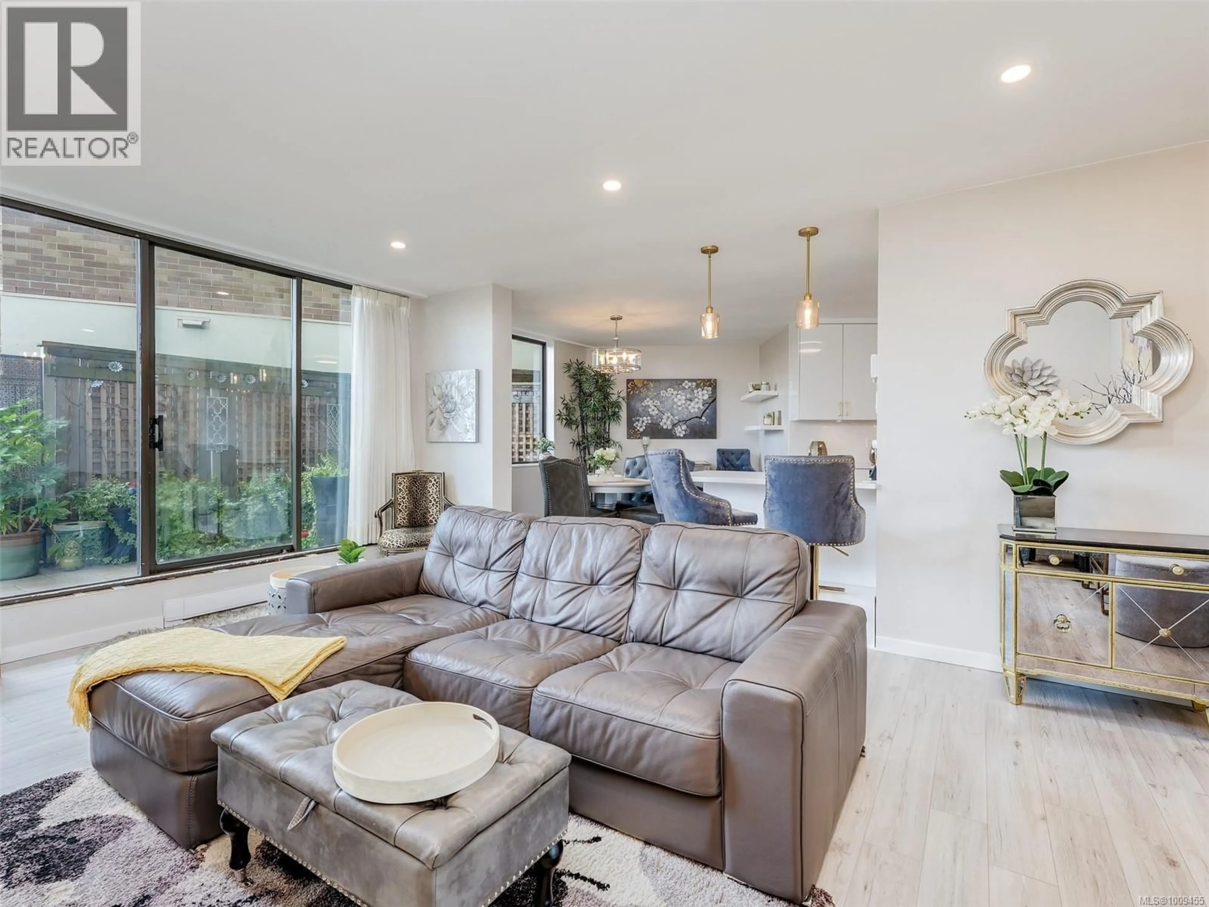 Living room with furniture, unknown for 107 - 225 BELLEVILLE STREET, Victoria British Columbia V8V4T9